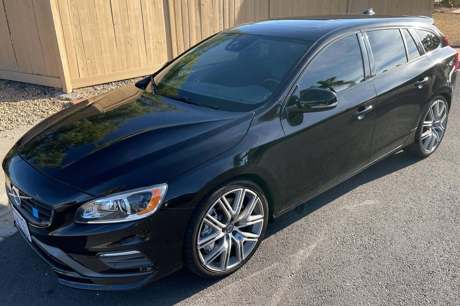 2017 Volvo V60 sold for $38,000