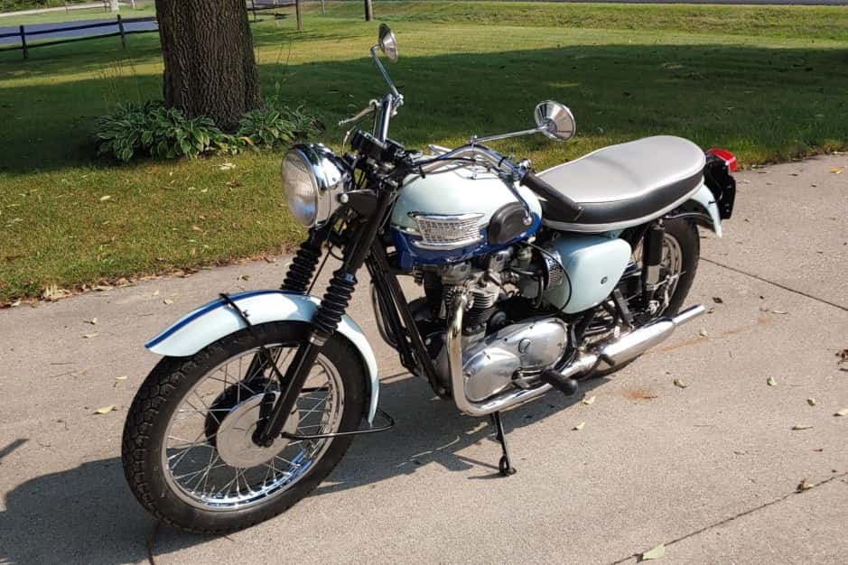 1960 Triumph Bonneville T120 sold for $5,400