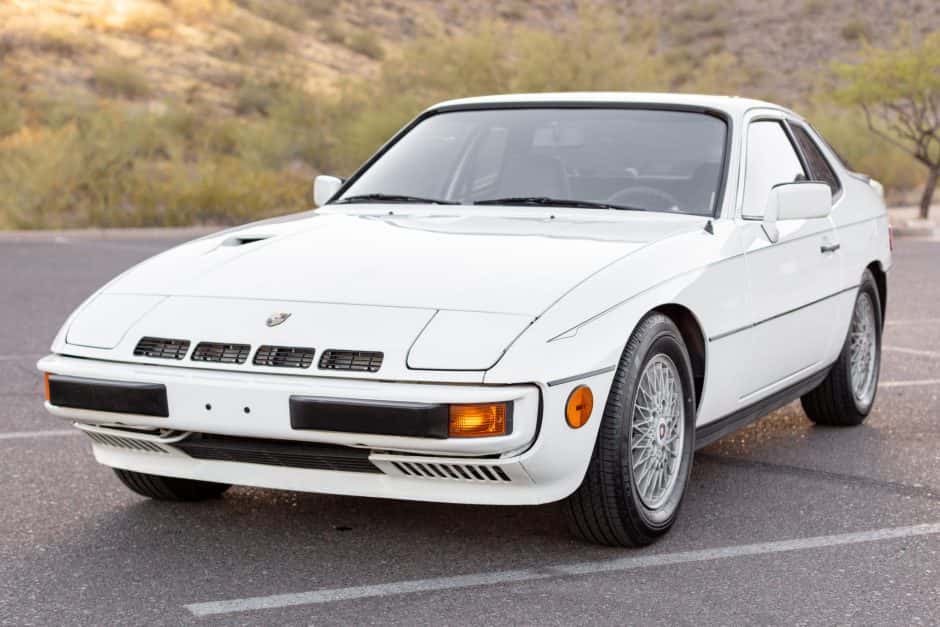 1982 Porsche 924 sold for $22,222
