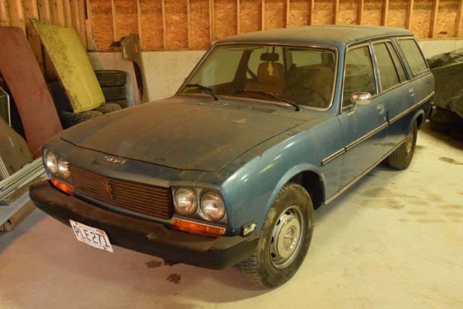 1975 Peugeot 504 sold for $8,200