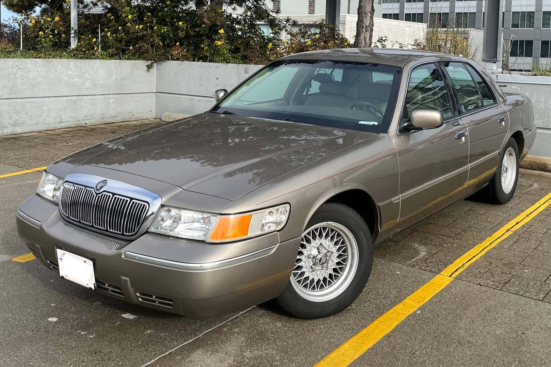 2002 Mercury Grand Marquis sold for $5,900