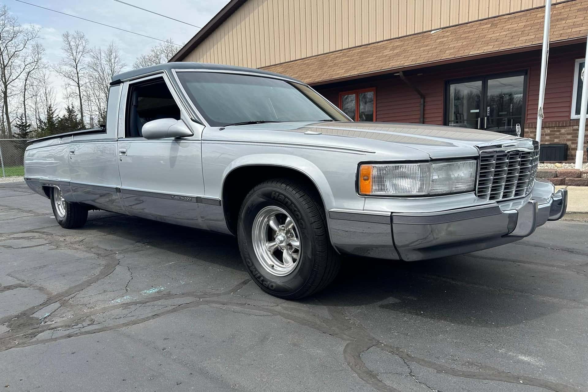 1996 Cadillac Fleetwood sold for $3,600