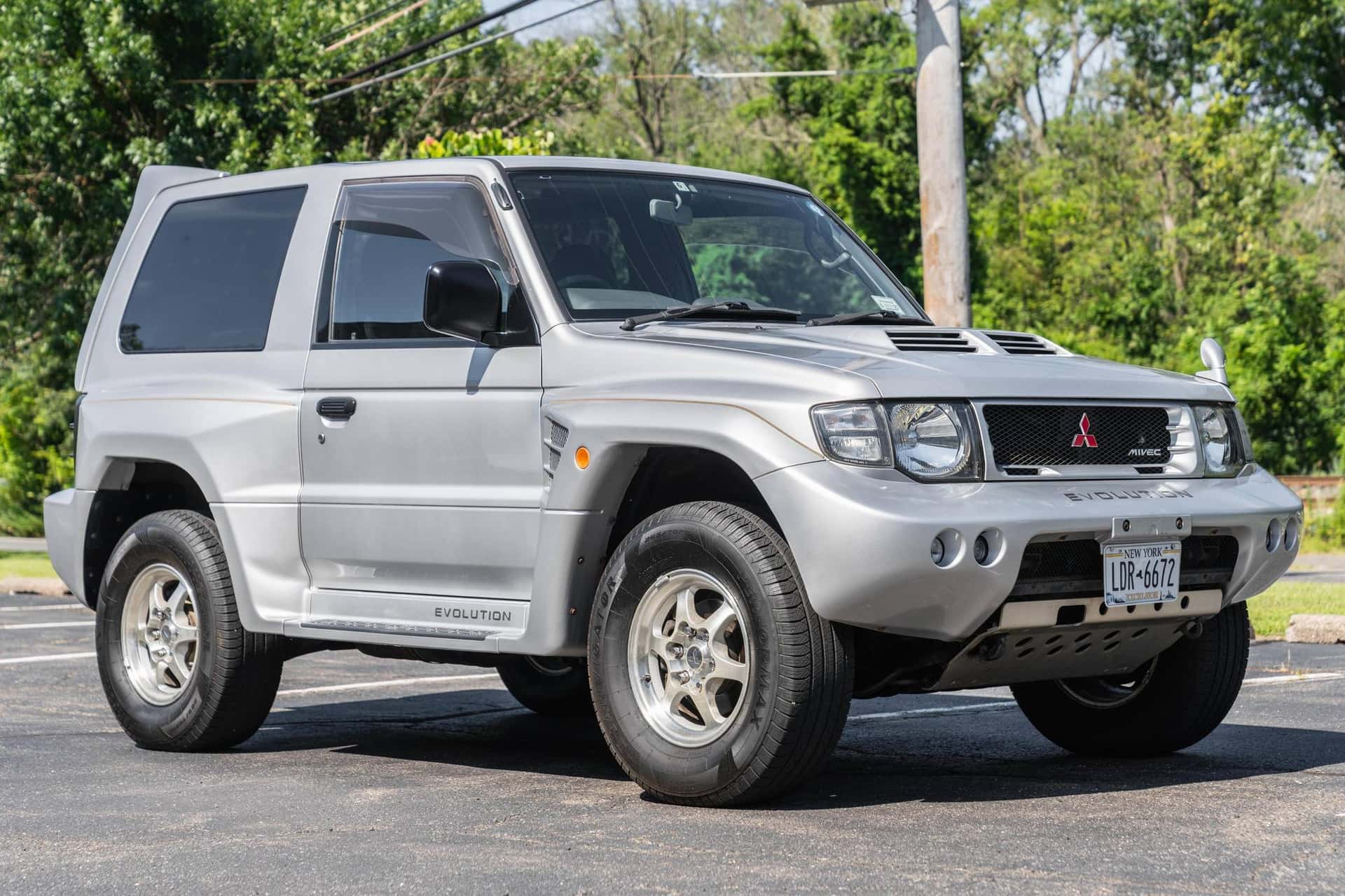 1997 Mitsubishi Pajero sold for $33,333