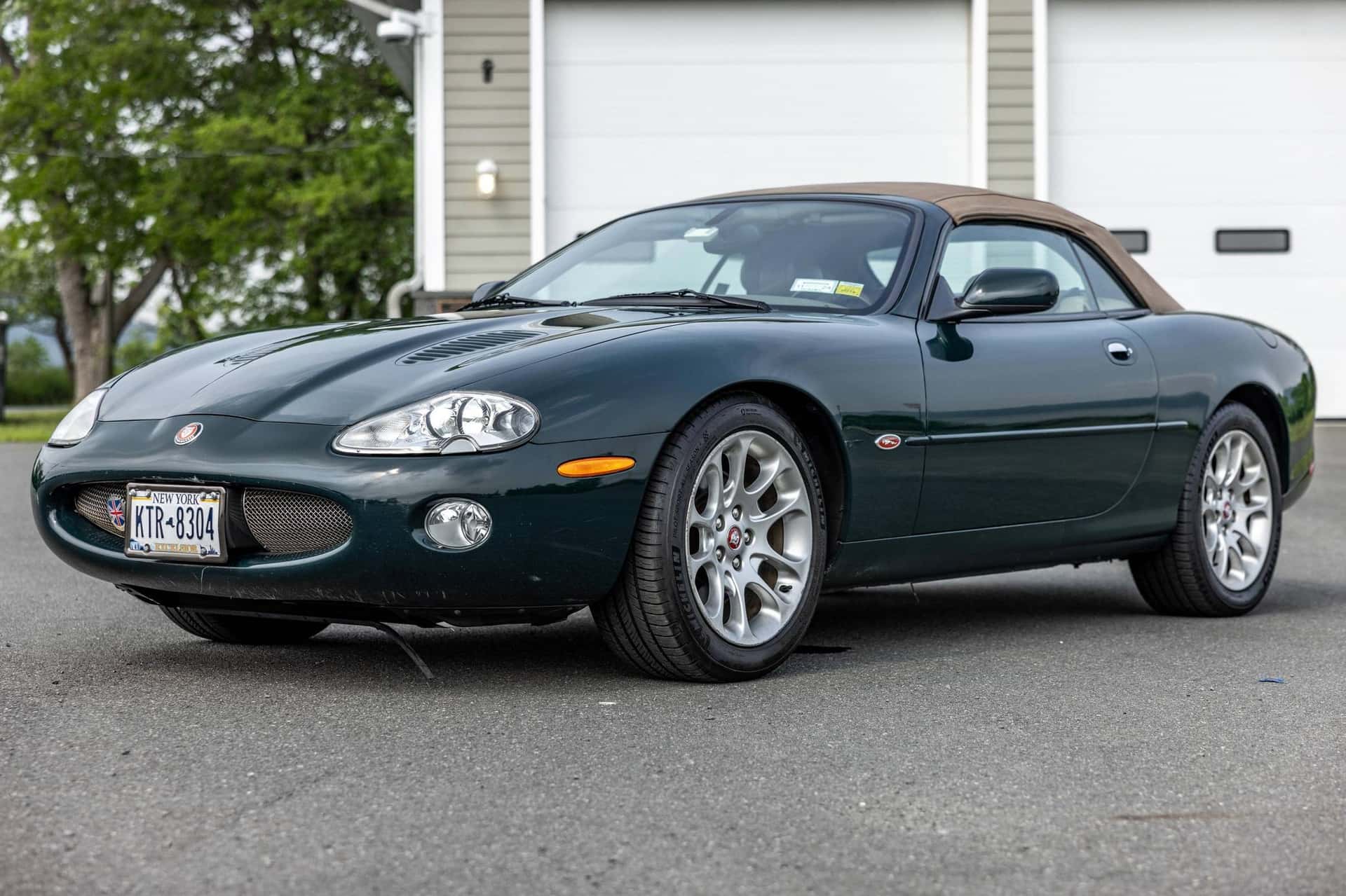 2001 Jaguar XKR sold for $8,250