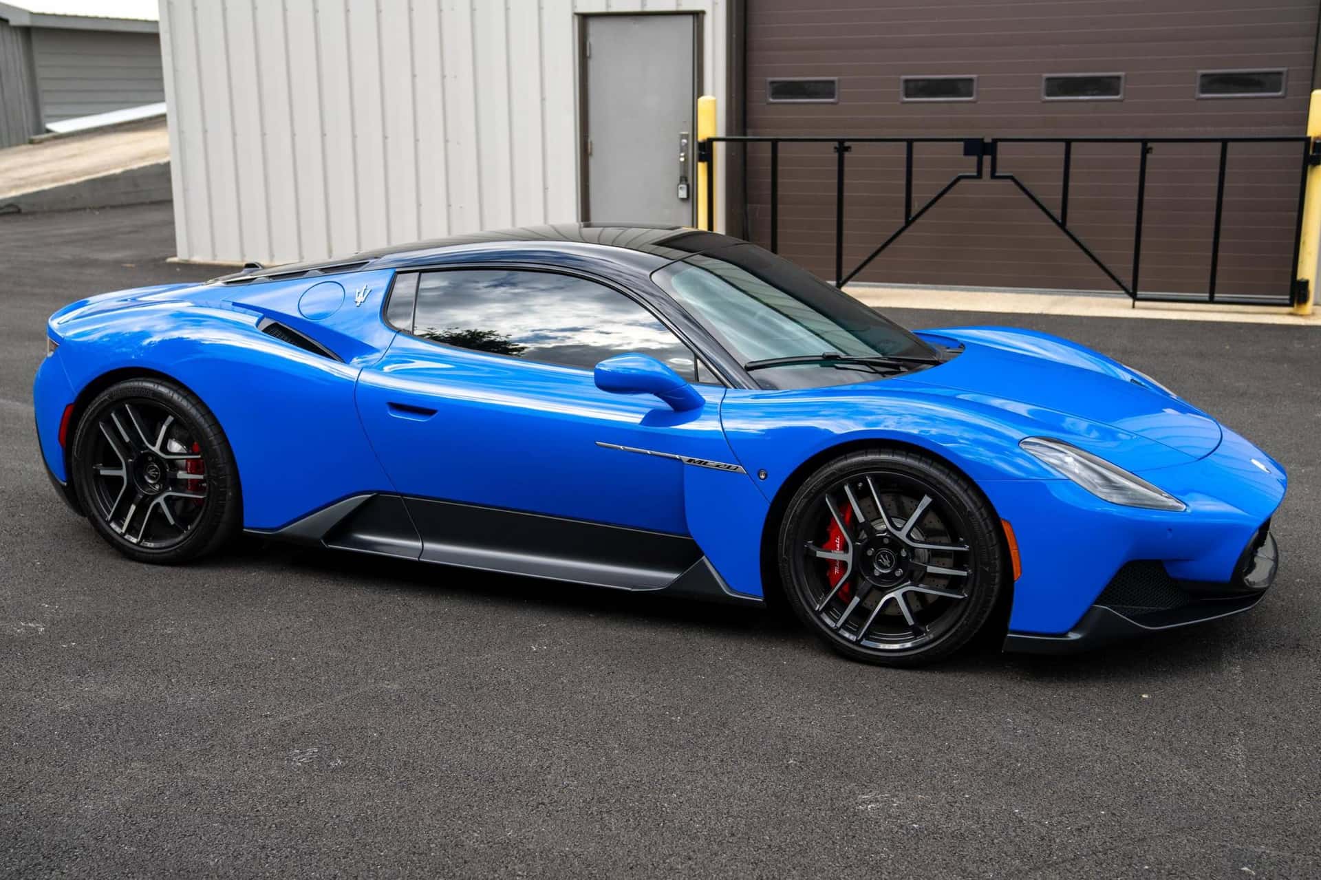 2022 Maserati MC20 sold for $30,250