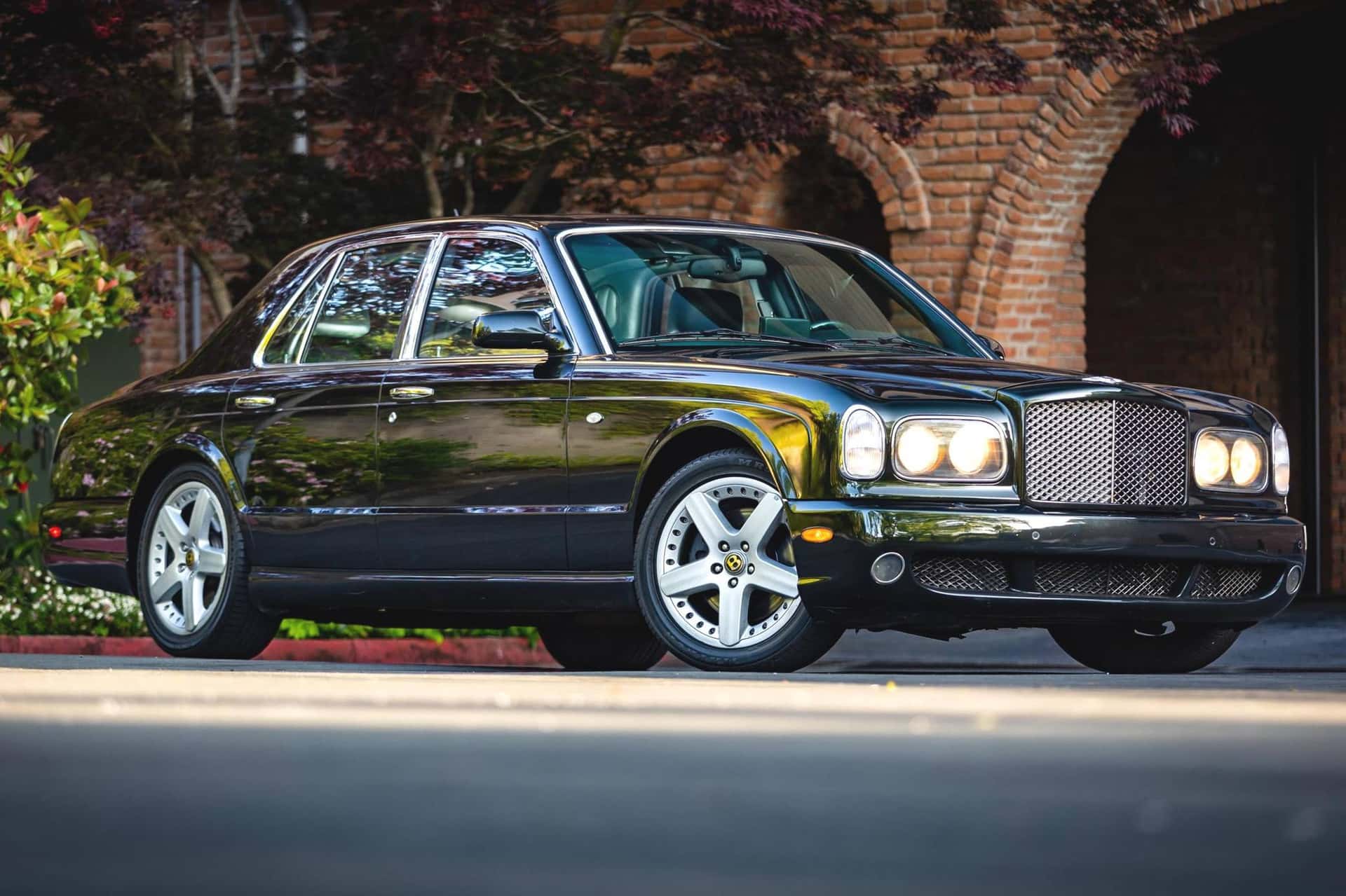2002 Bentley Arnage sold for $19,250
