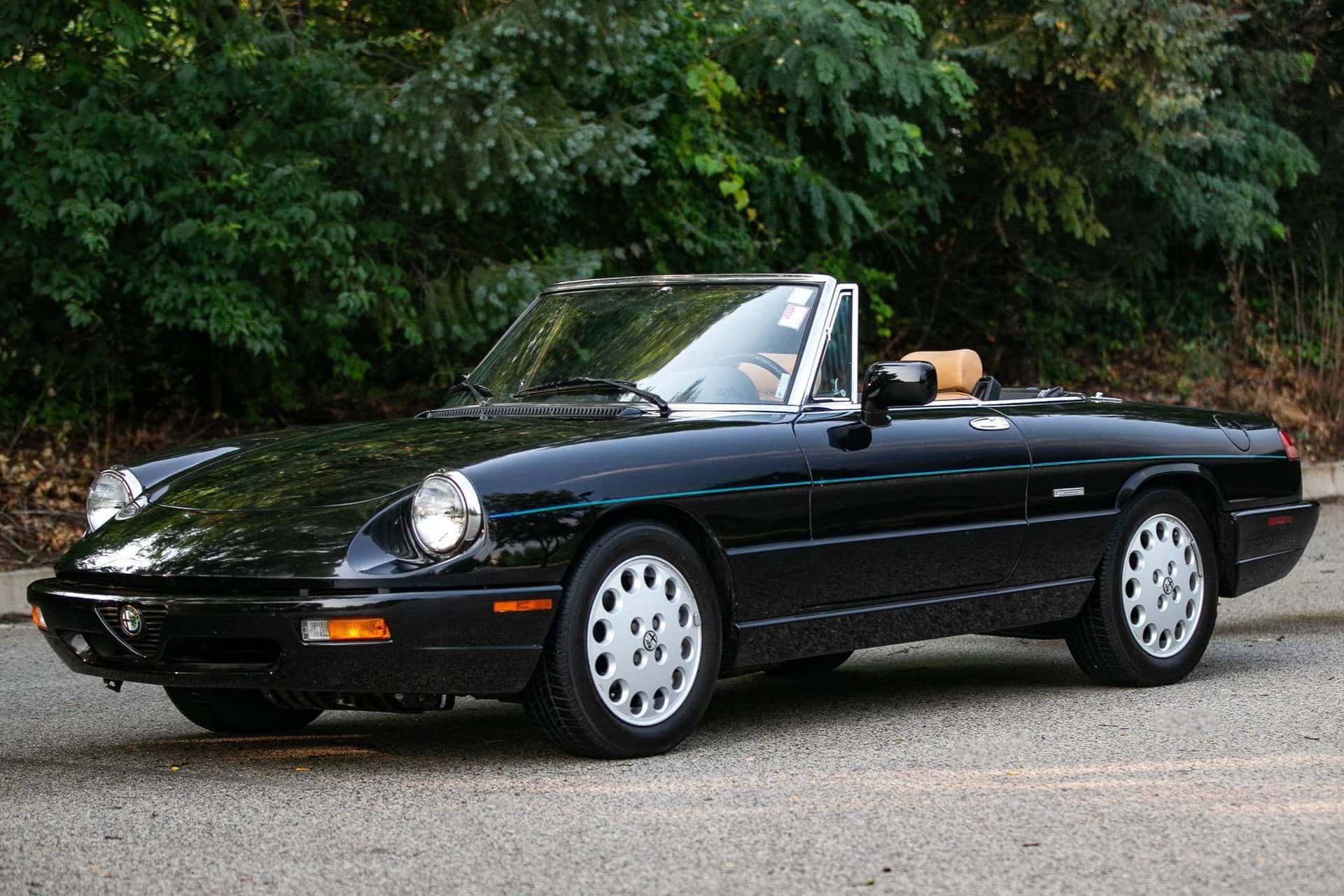 1993 Alfa Romeo Spider sold for $16,000