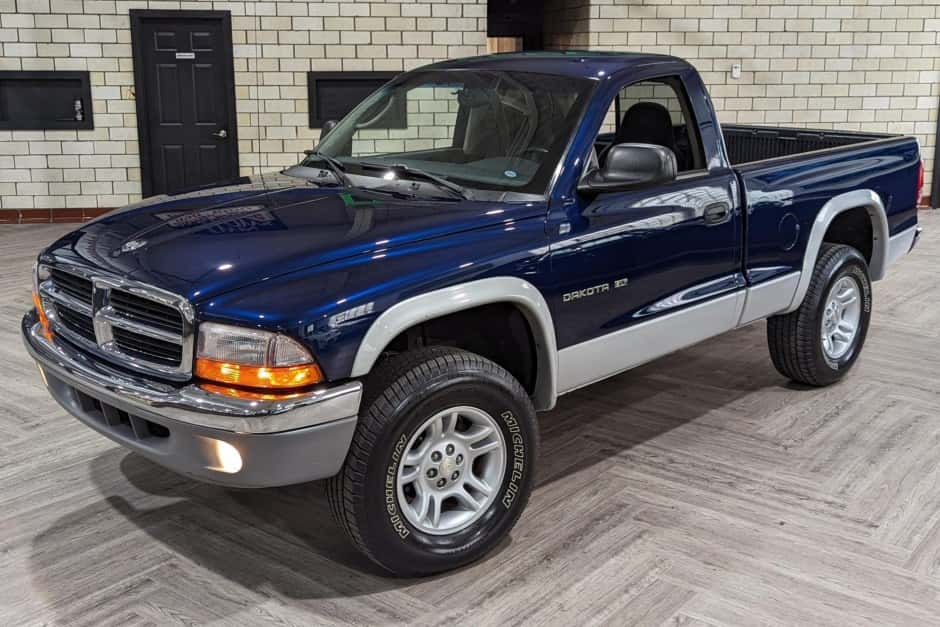 2001 Dodge Dakota (1997-2004) sold for $15,000