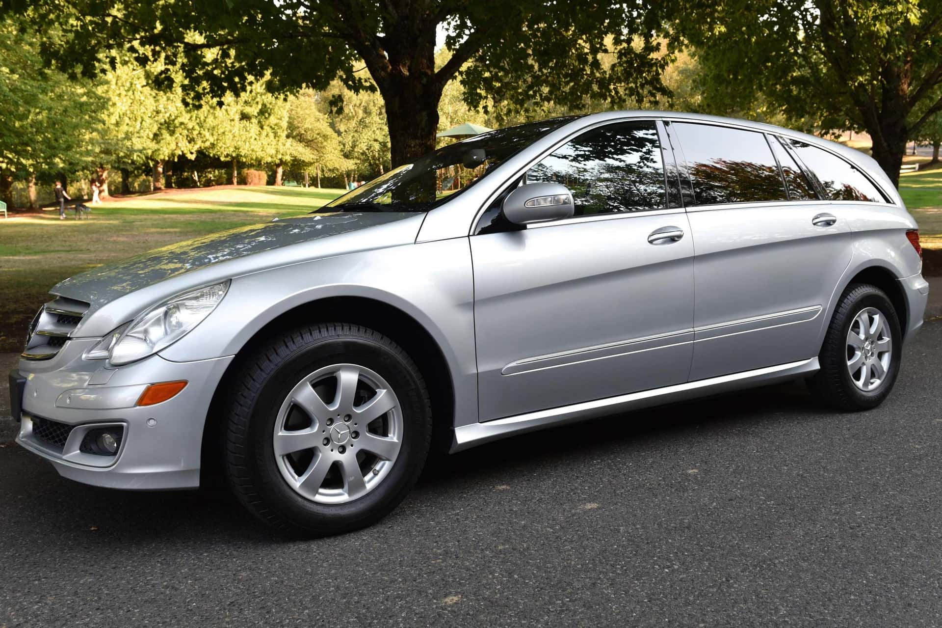 2007 Mercedes-Benz R-Class sold for $14,001