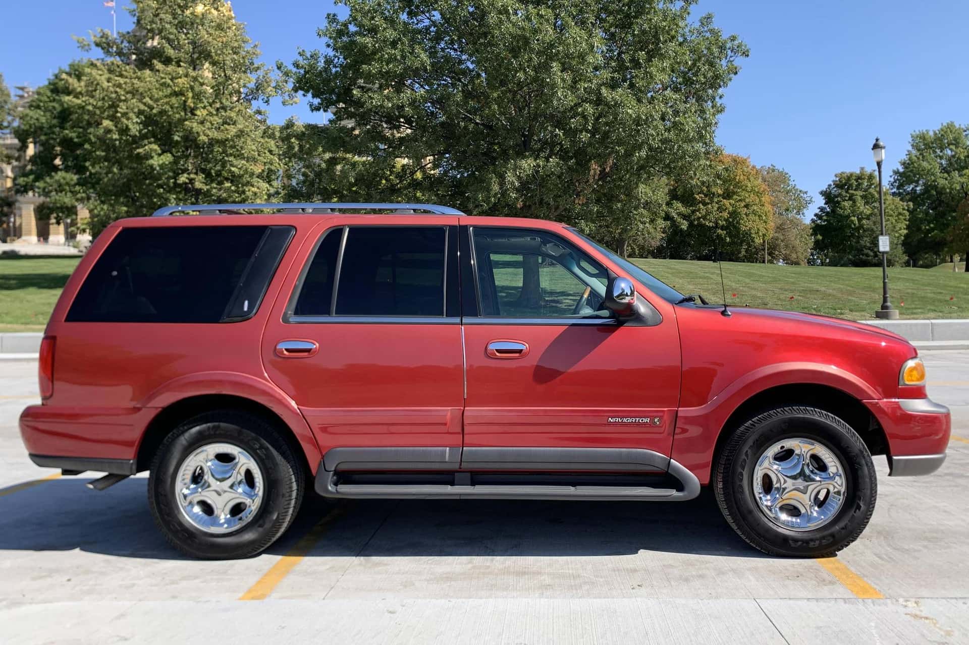 1999 Lincoln Navigator sold for $9,800