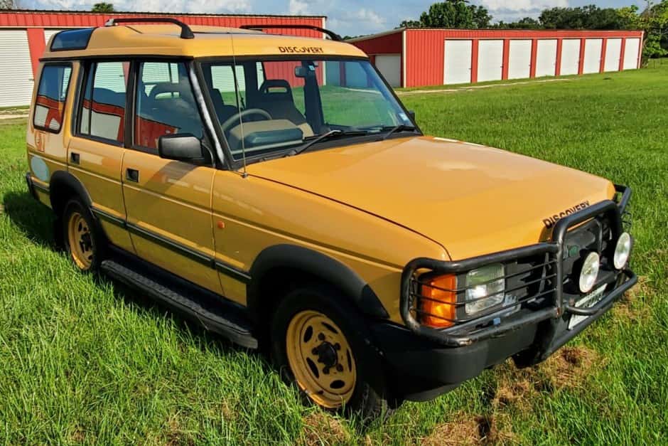 1993 Land Rover Discovery sold for $8,200