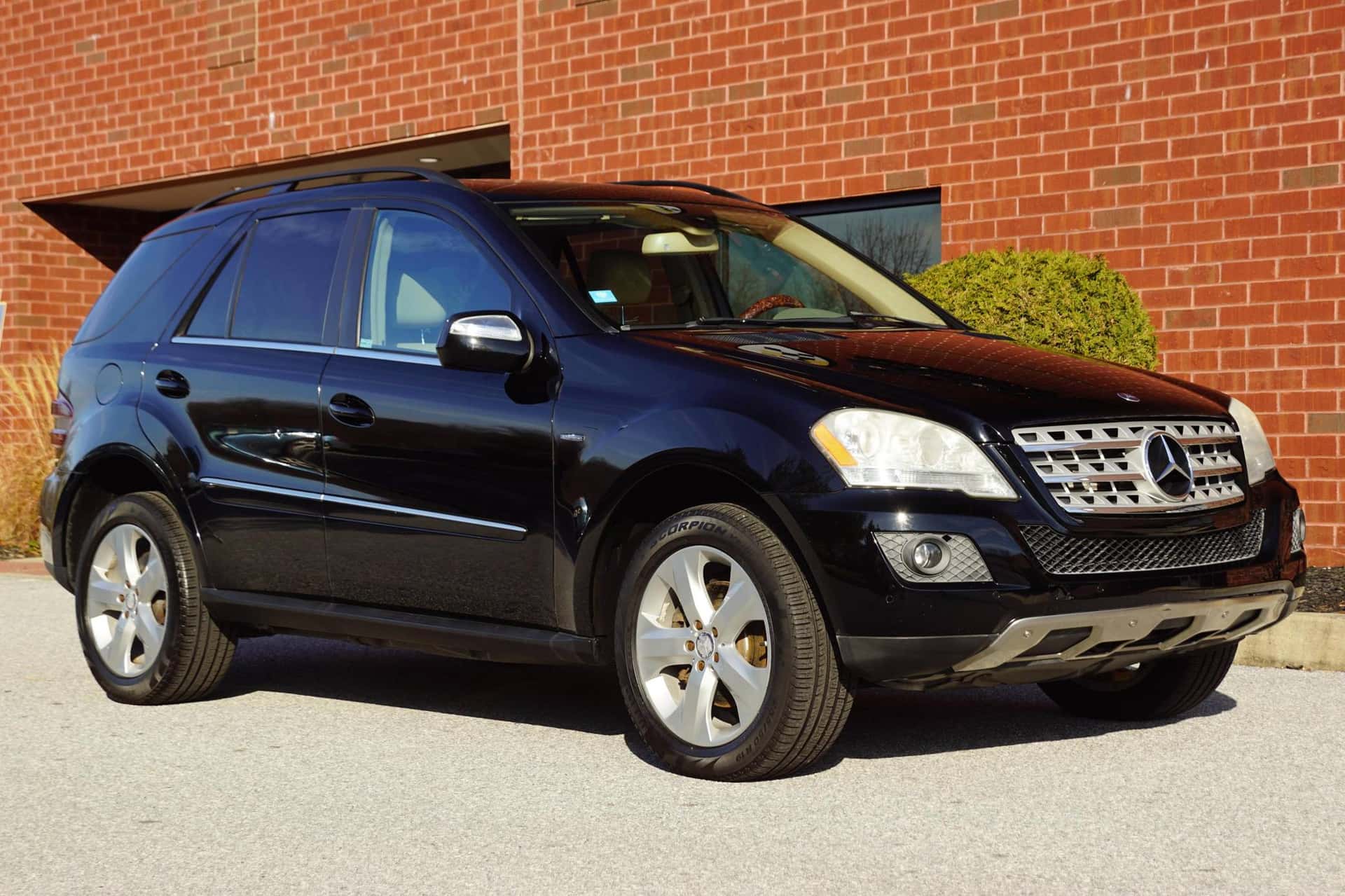 2010 Mercedes-Benz ML-Class sold for $8,200