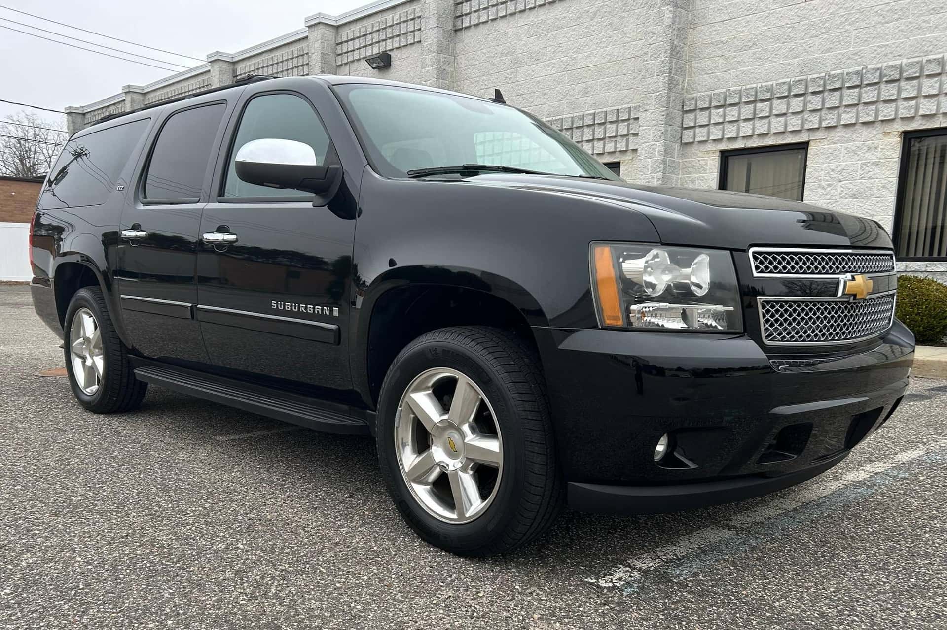 2007 Chevrolet Suburban sold for $23,000