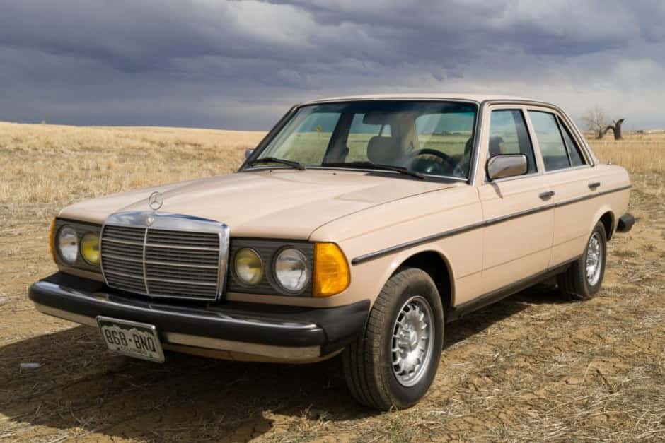 1983 Mercedes-Benz W123 sold for $6,500