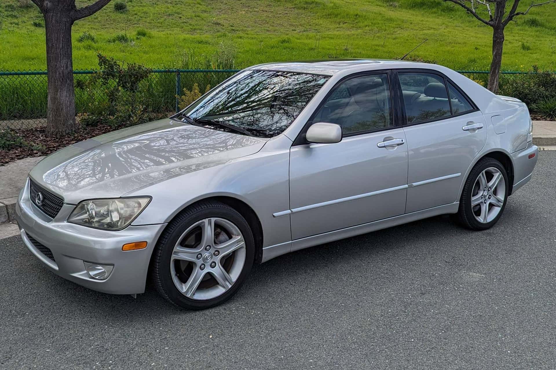 2003 Lexus IS sold for $8,000