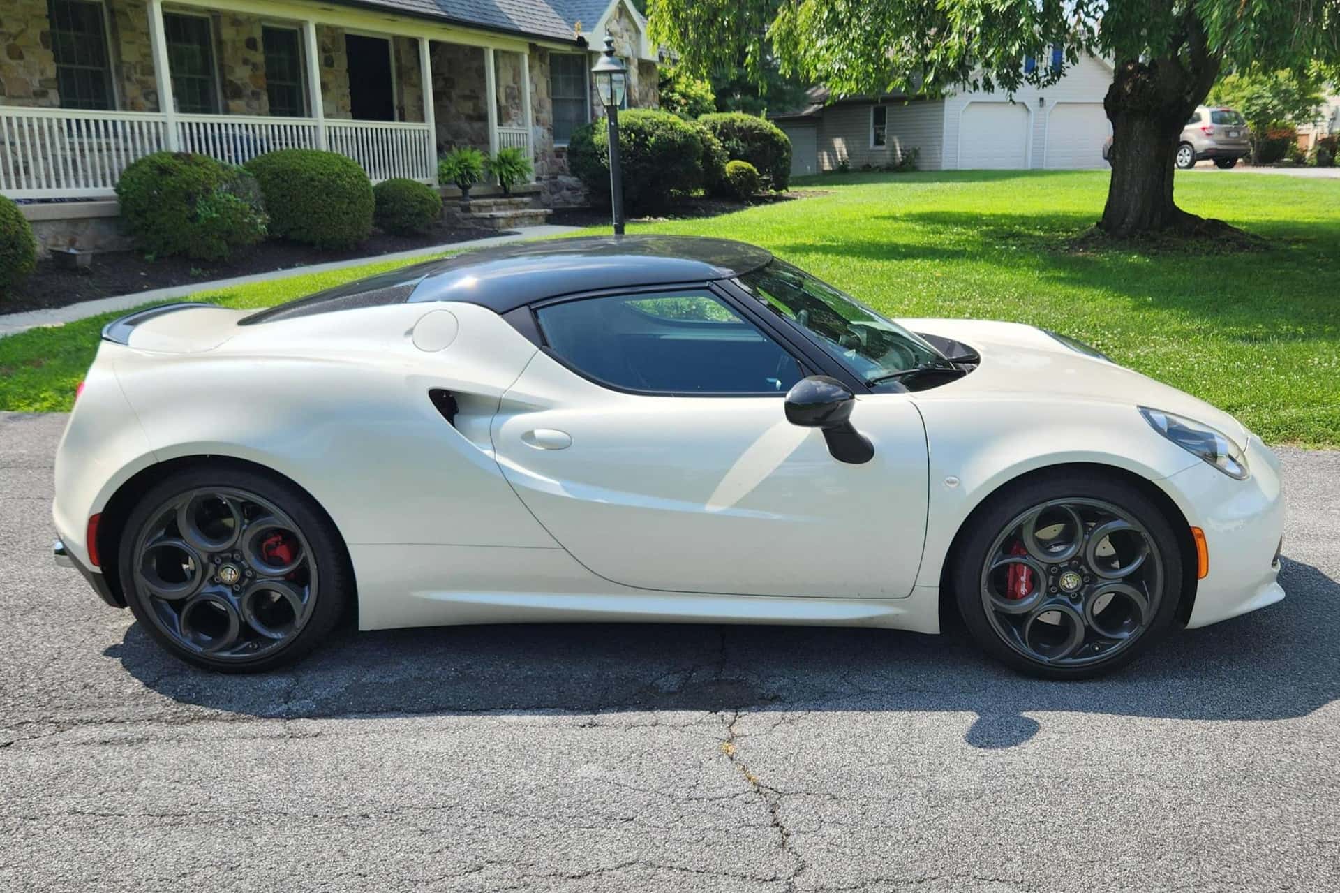 2015 Alfa Romeo 4C sold for $39,000