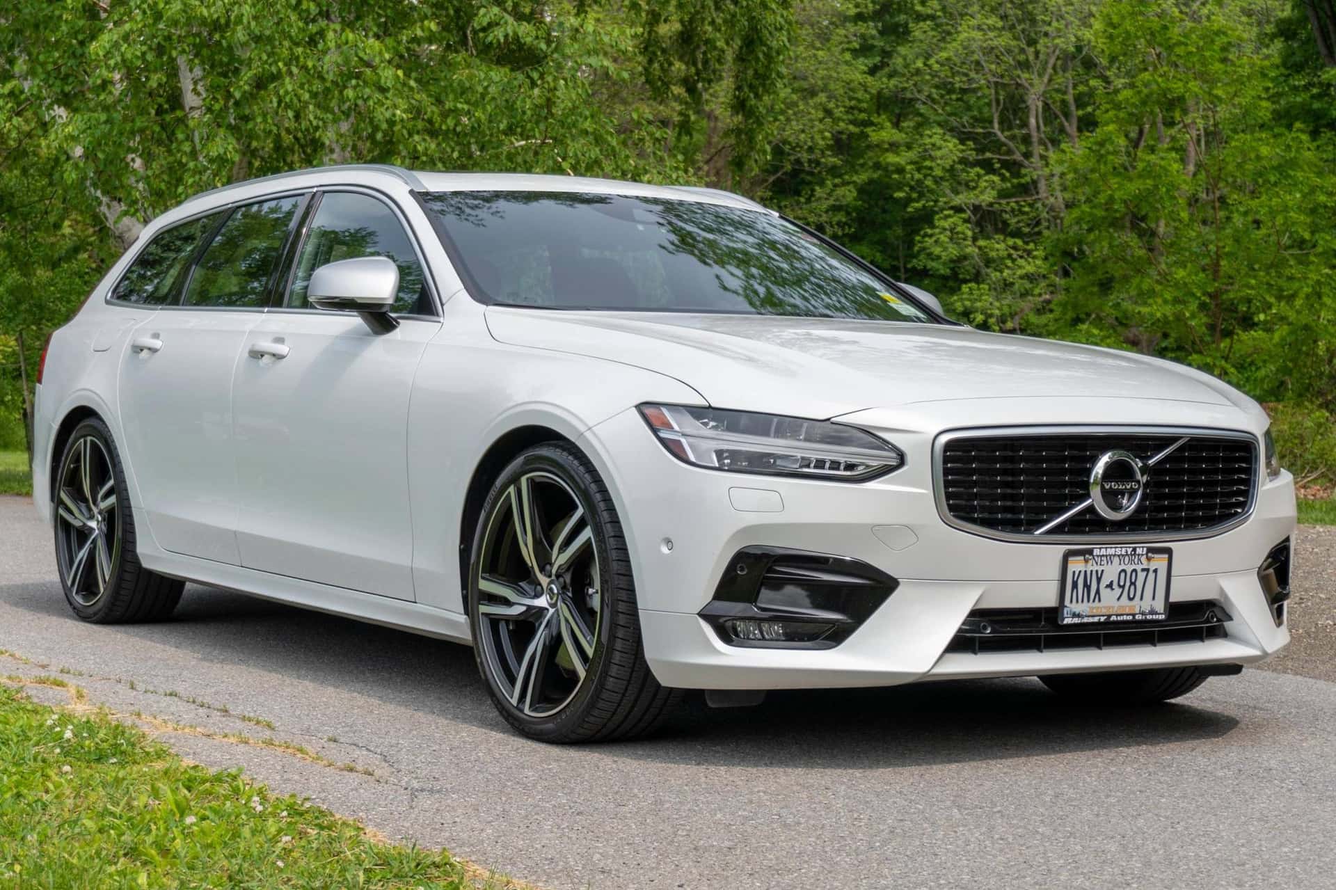 2019 Volvo V90 sold for $37,250