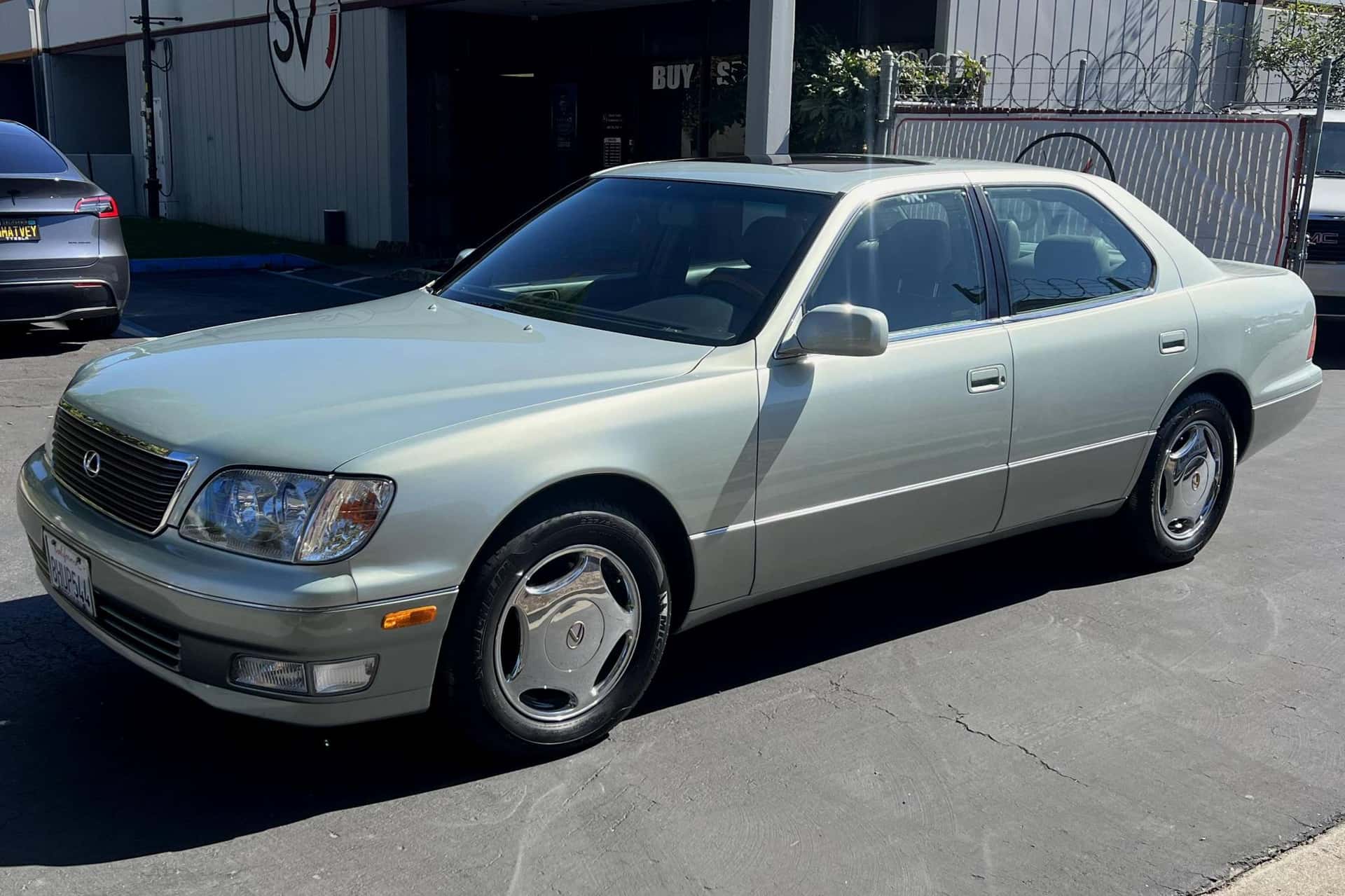 1998 Lexus LS sold for $14,600