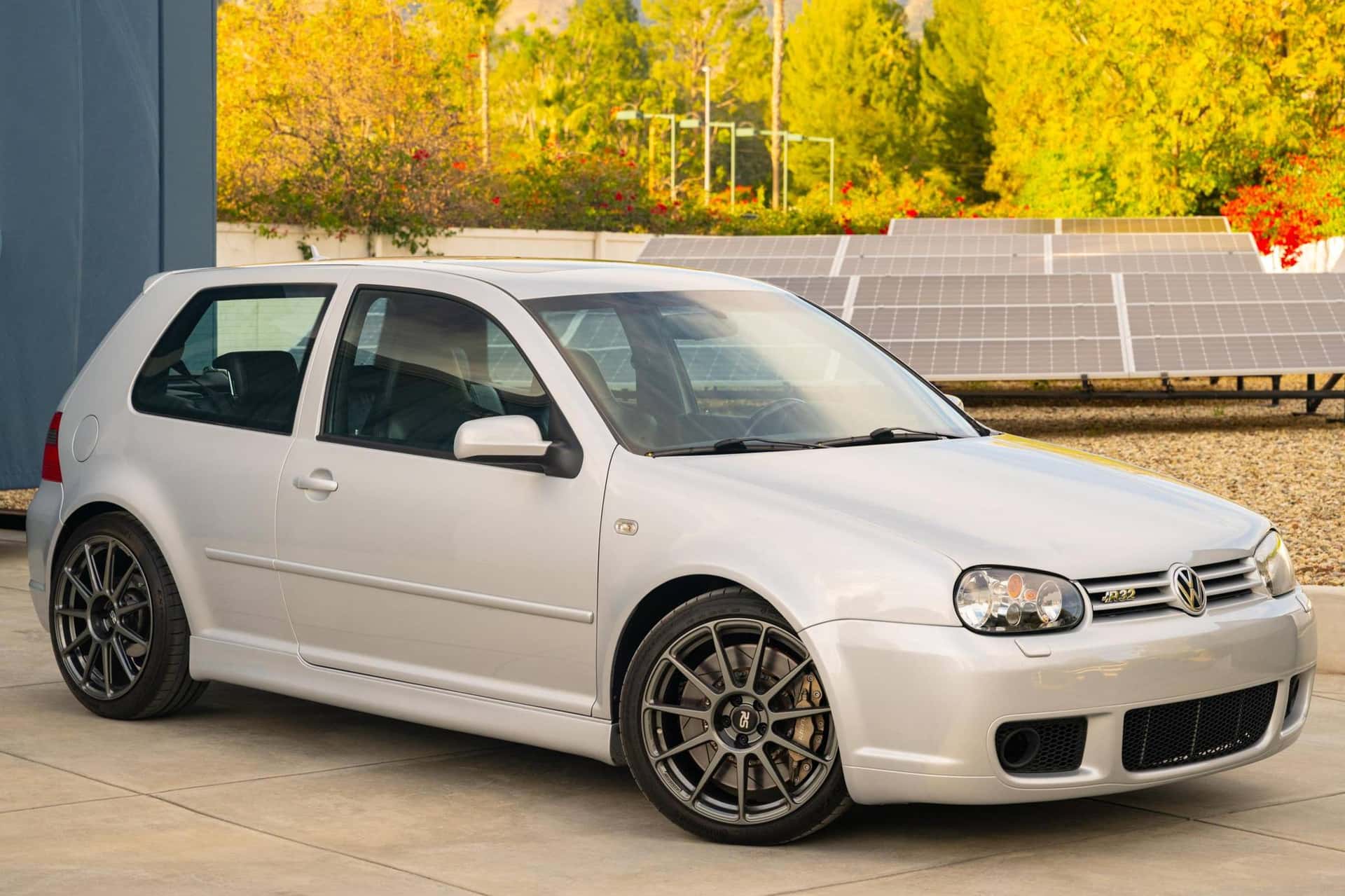 2004 Volkswagen R32 sold for $21,000