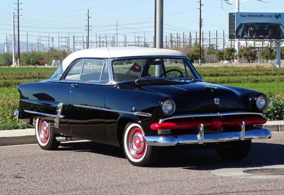 1953 Ford Crestline sold for $11,000