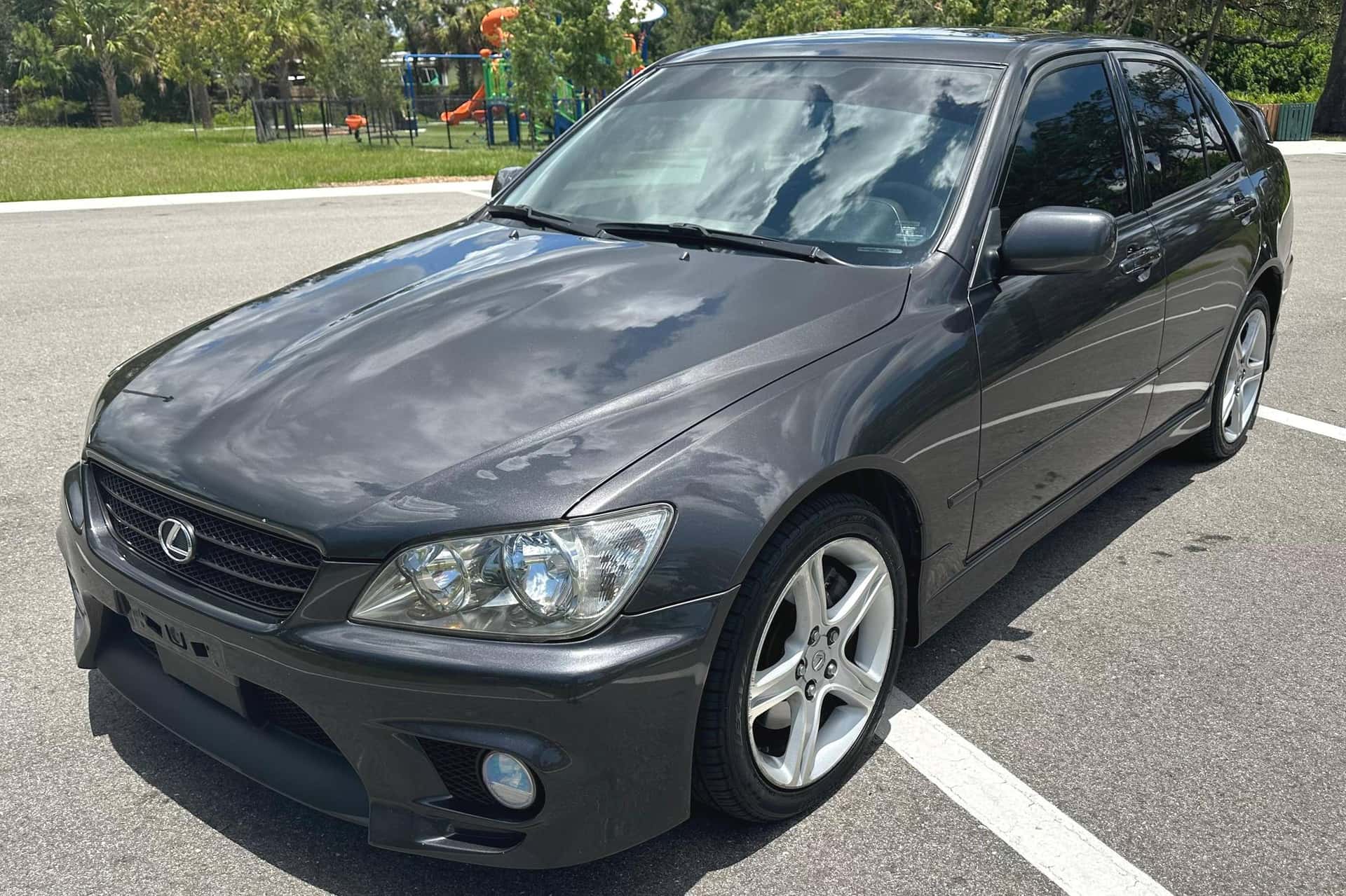 2001 Lexus IS sold for $10,500