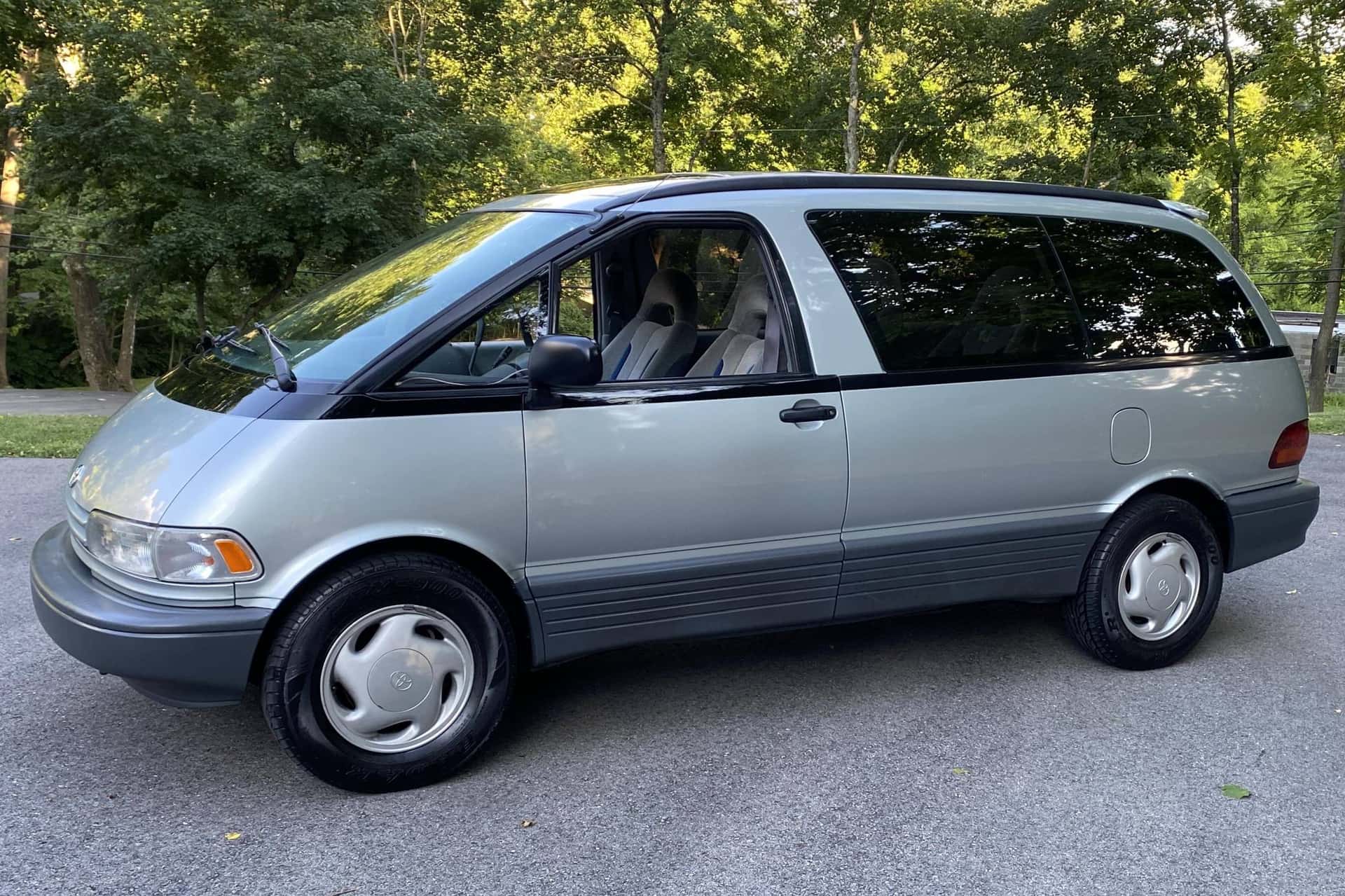 1991 Toyota Previa sold for $8,400