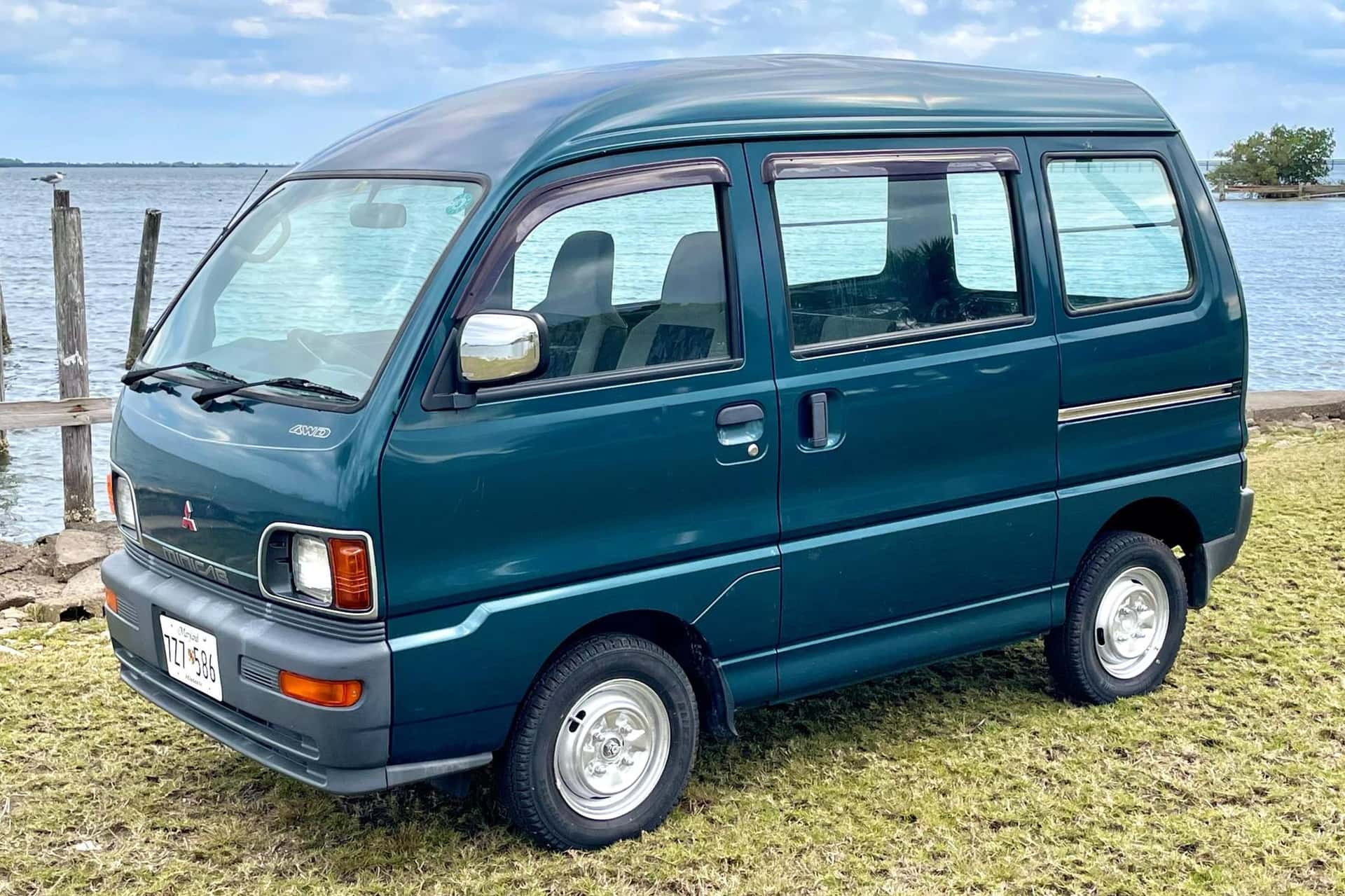 1996 Mitsubishi Minicab sold for $6,400