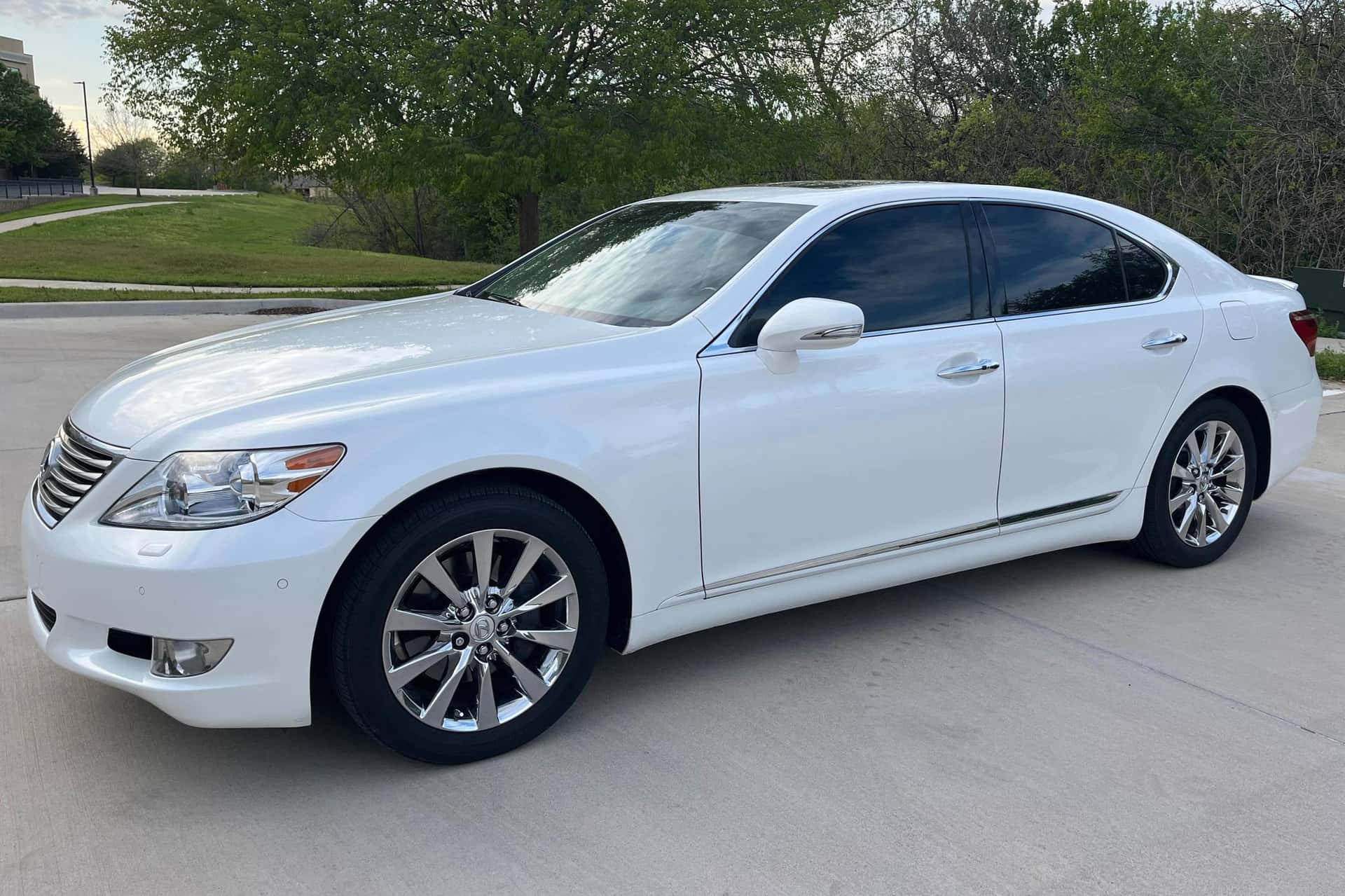 2010 Lexus LS sold for $22,600