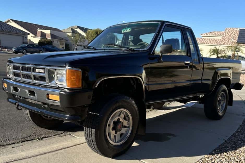 1986 Toyota Pickup (N50/N60/N70 1984-1988) sold for $15,000
