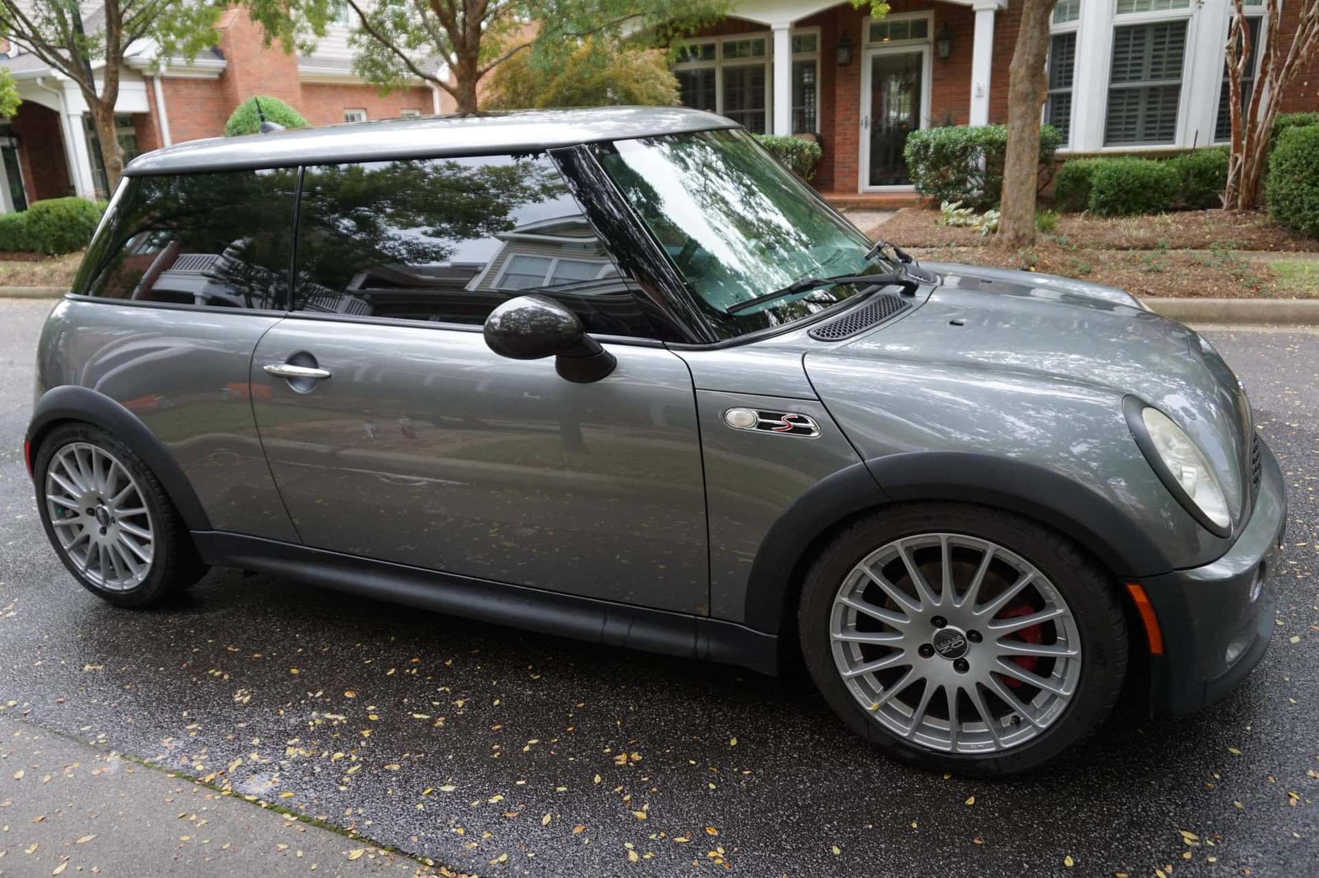 2006 MINI Cooper sold for $10,700