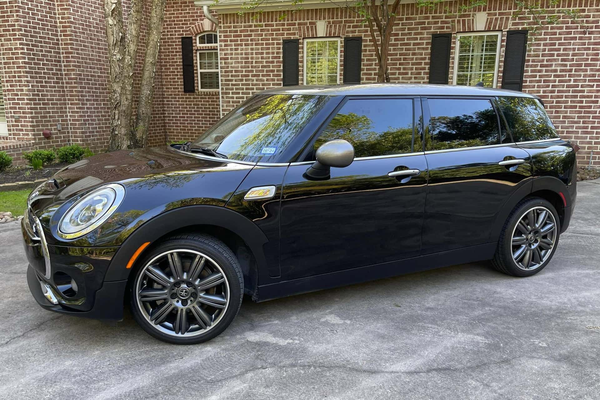 2019 MINI Cooper Clubman sold for $23,000