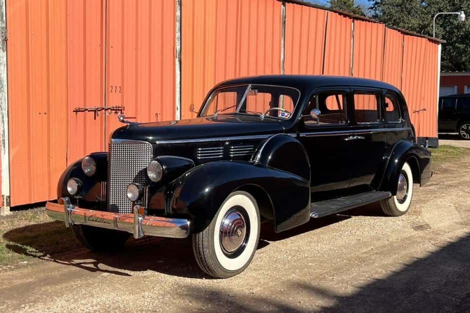 1938 Cadillac Series 75/Fleetwood sold for $18,088