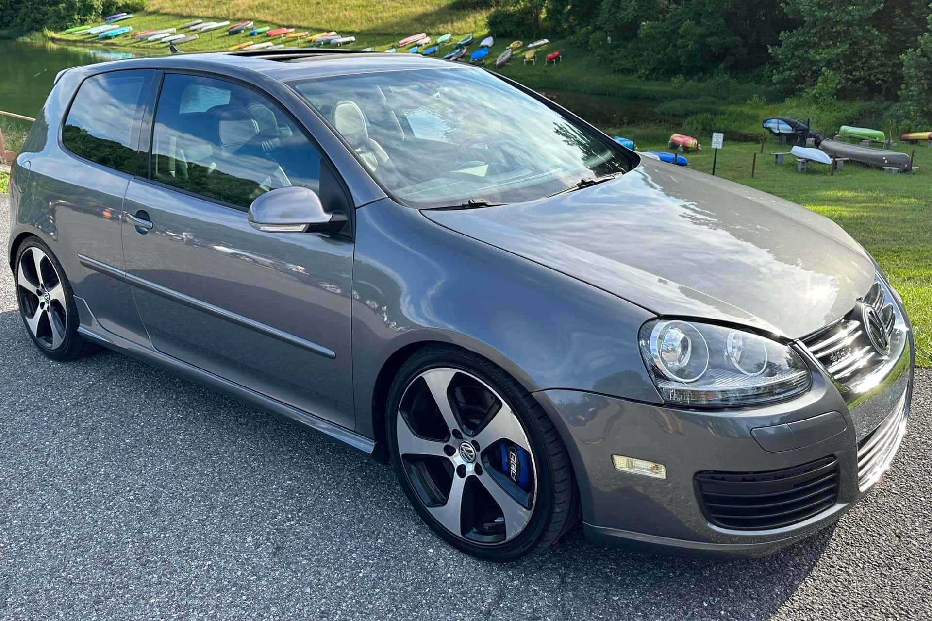 2008 Volkswagen R32 sold for $8,000