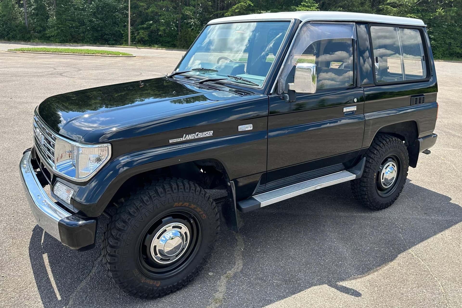 1990 Toyota Land Cruiser sold for $17,500