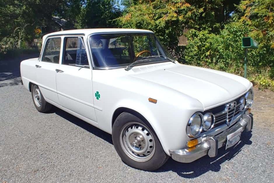 1975 Alfa Romeo 105 Series Sedan sold for $26,000