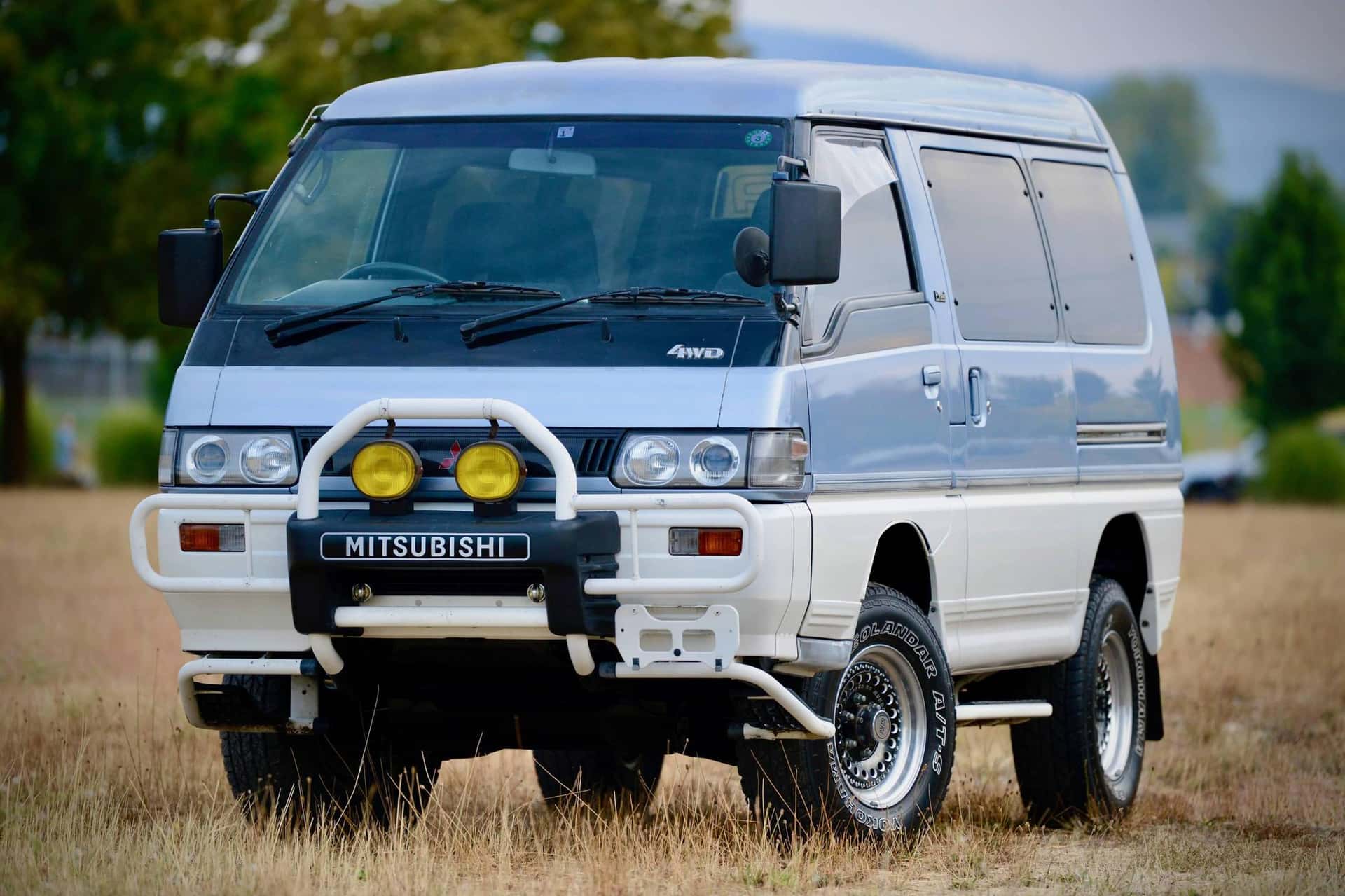 1990 Mitsubishi Delica sold for $11,400