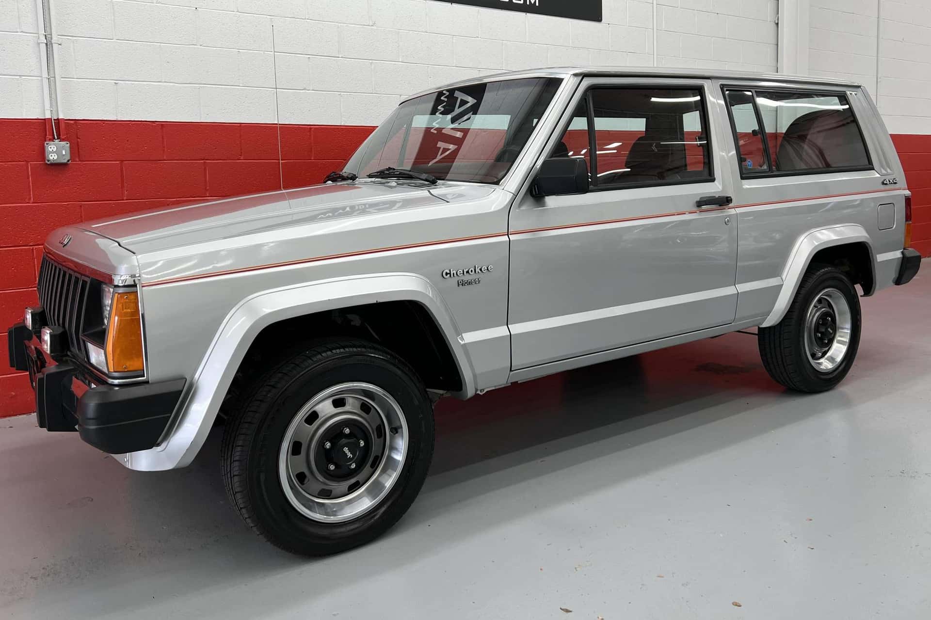 1986 Jeep Cherokee sold for $8,400