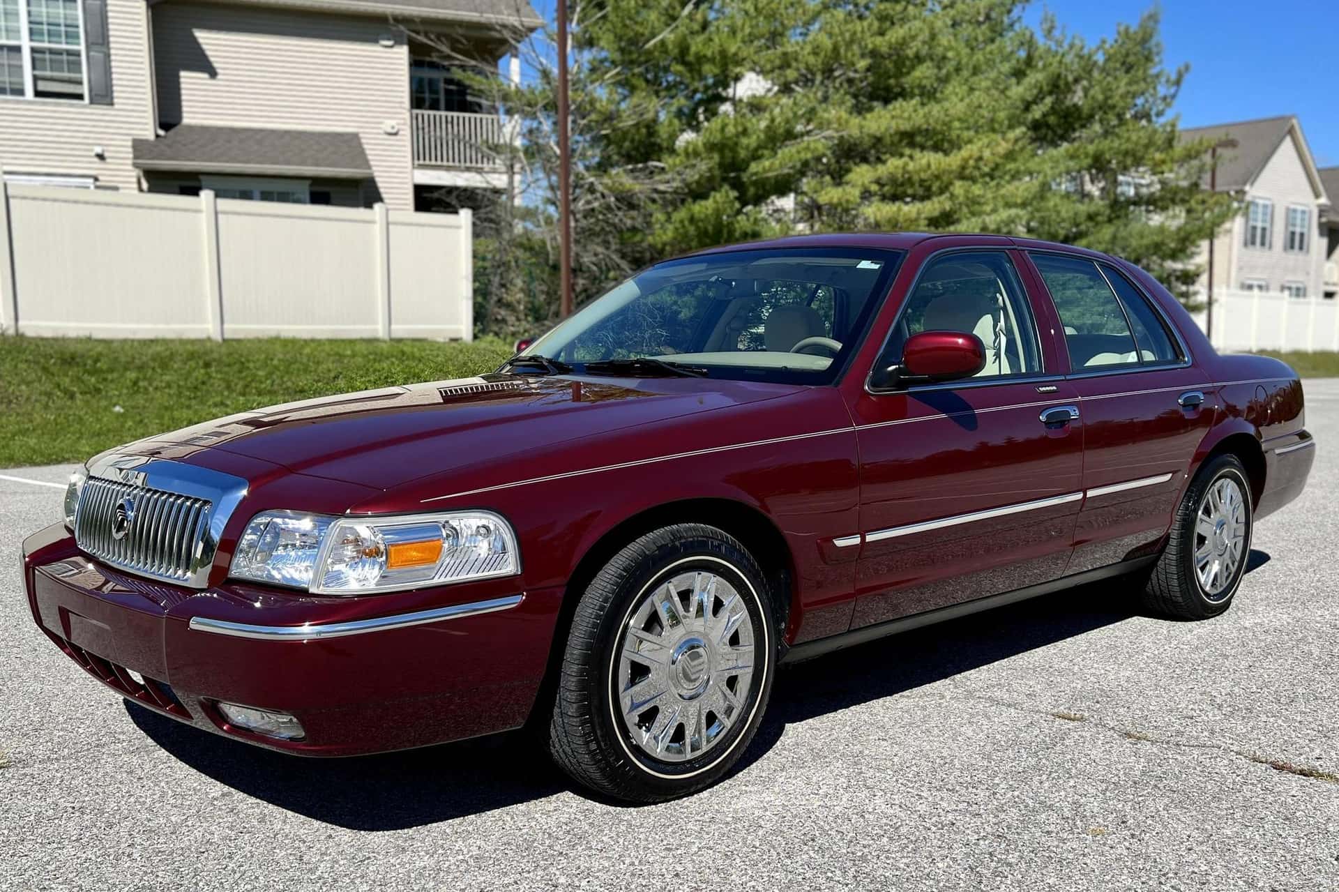 2008 Mercury Grand Marquis sold for $8,300