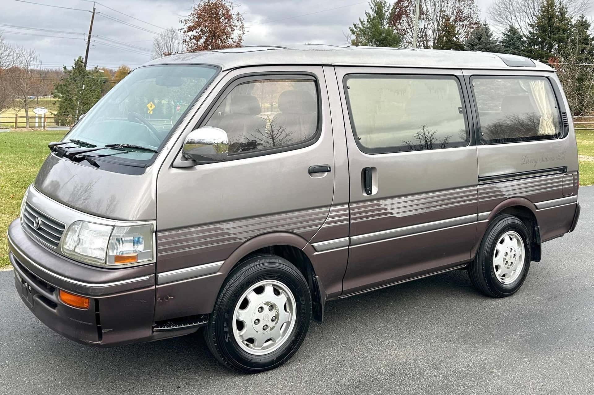 1994 Toyota HiAce sold for $7,400