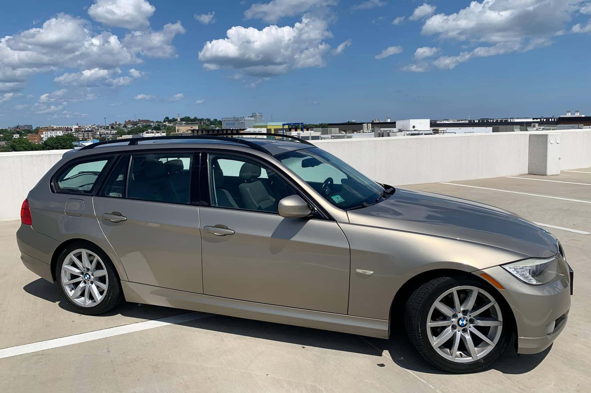 2009 BMW 3 Series sold for $6,200