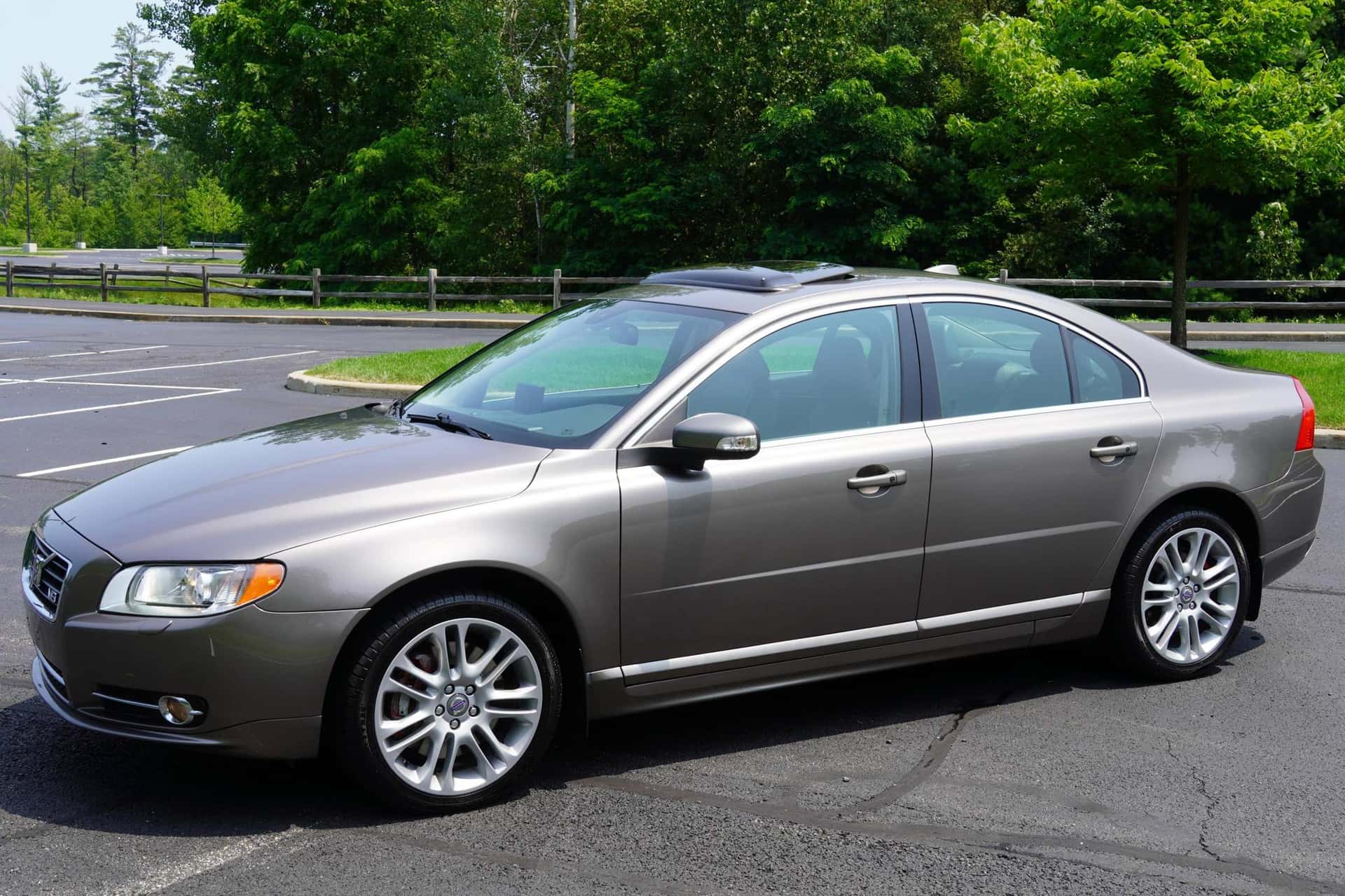 2007 Volvo S80 sold for $12,101