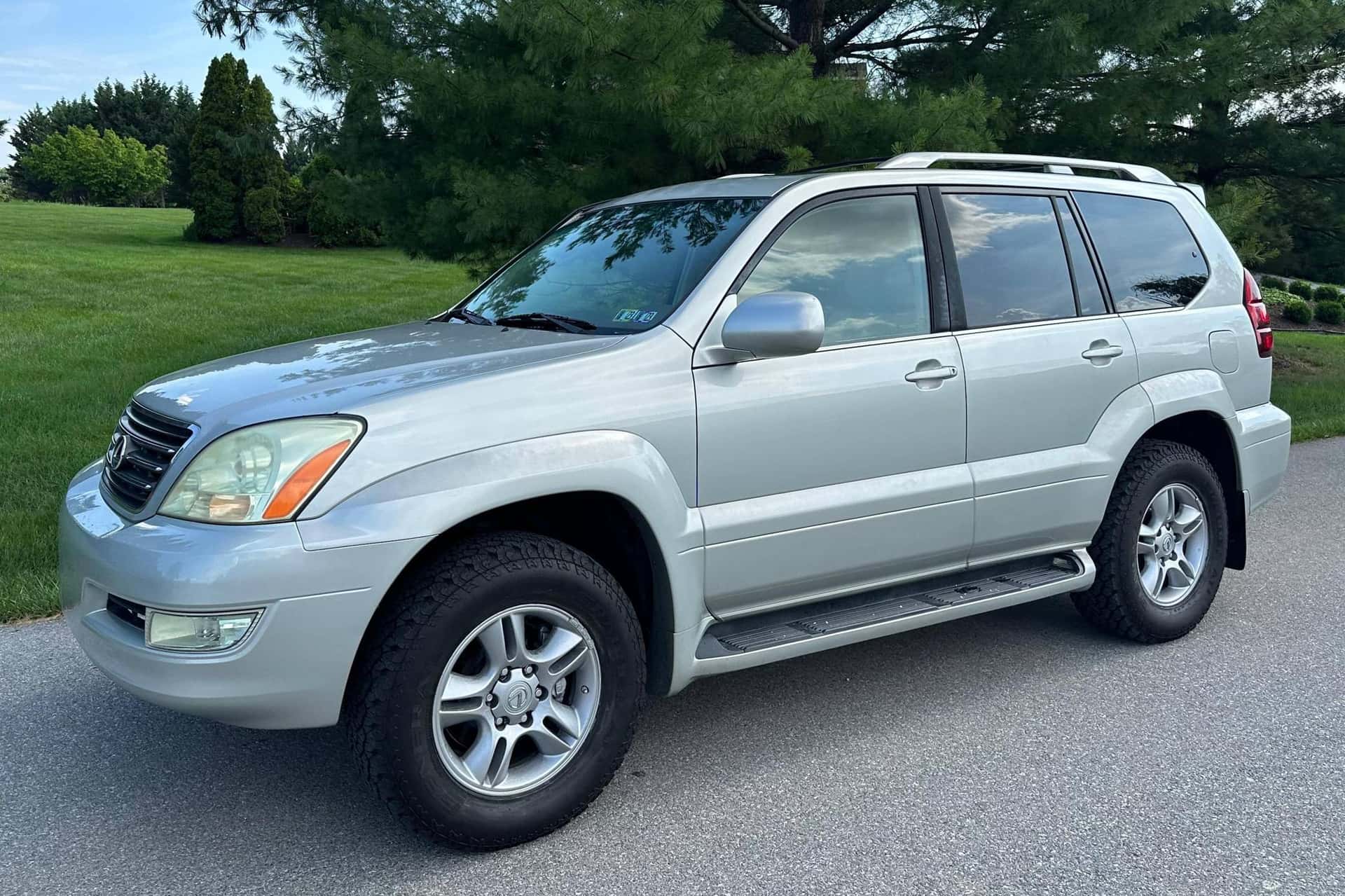 2005 Lexus GX sold for $9,333
