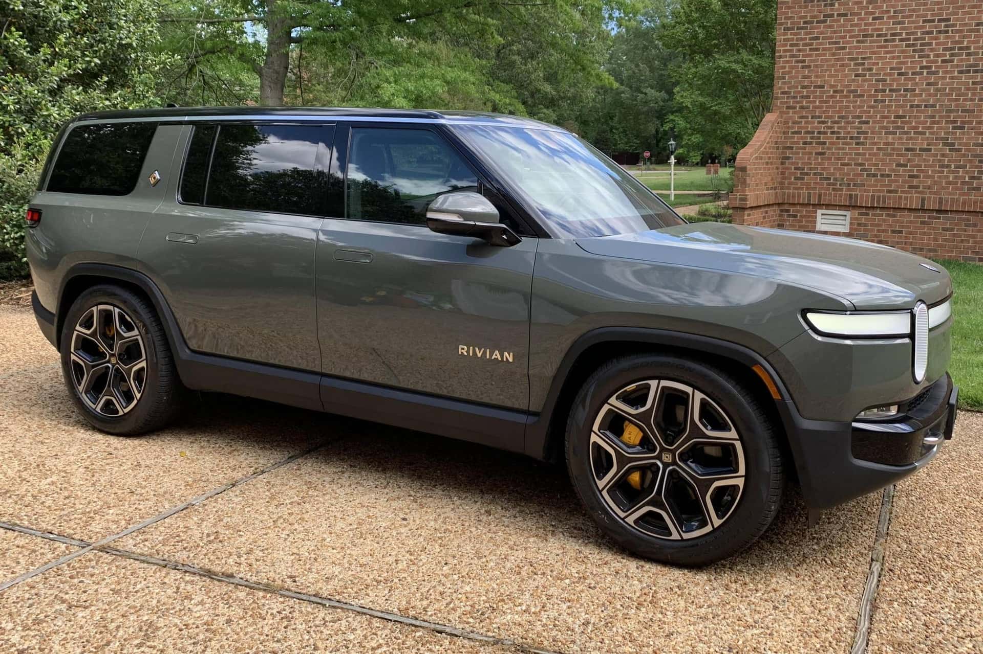 2023 Rivian R1S sold for $85,000