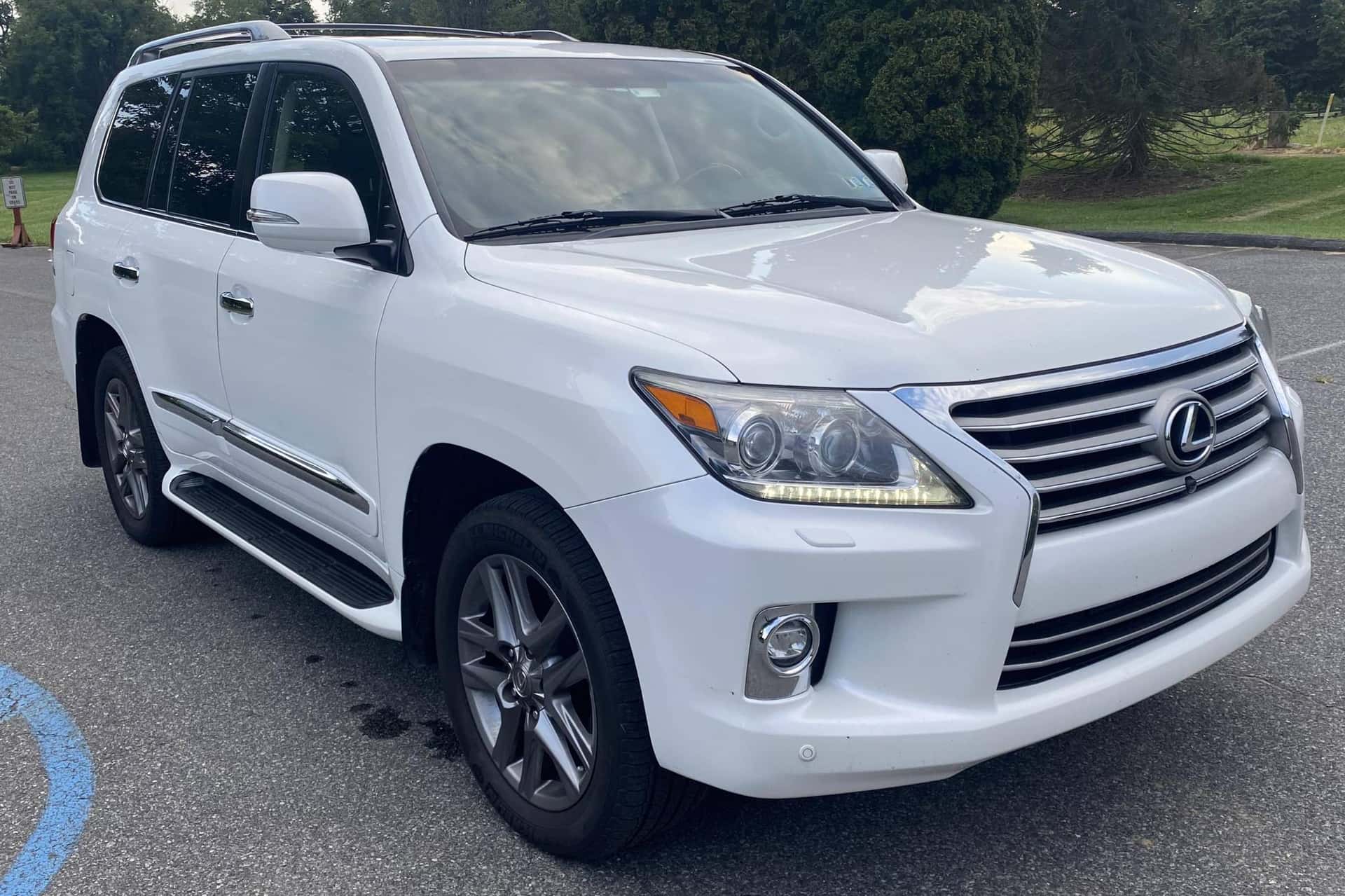 2014 Lexus LX sold for $28,765