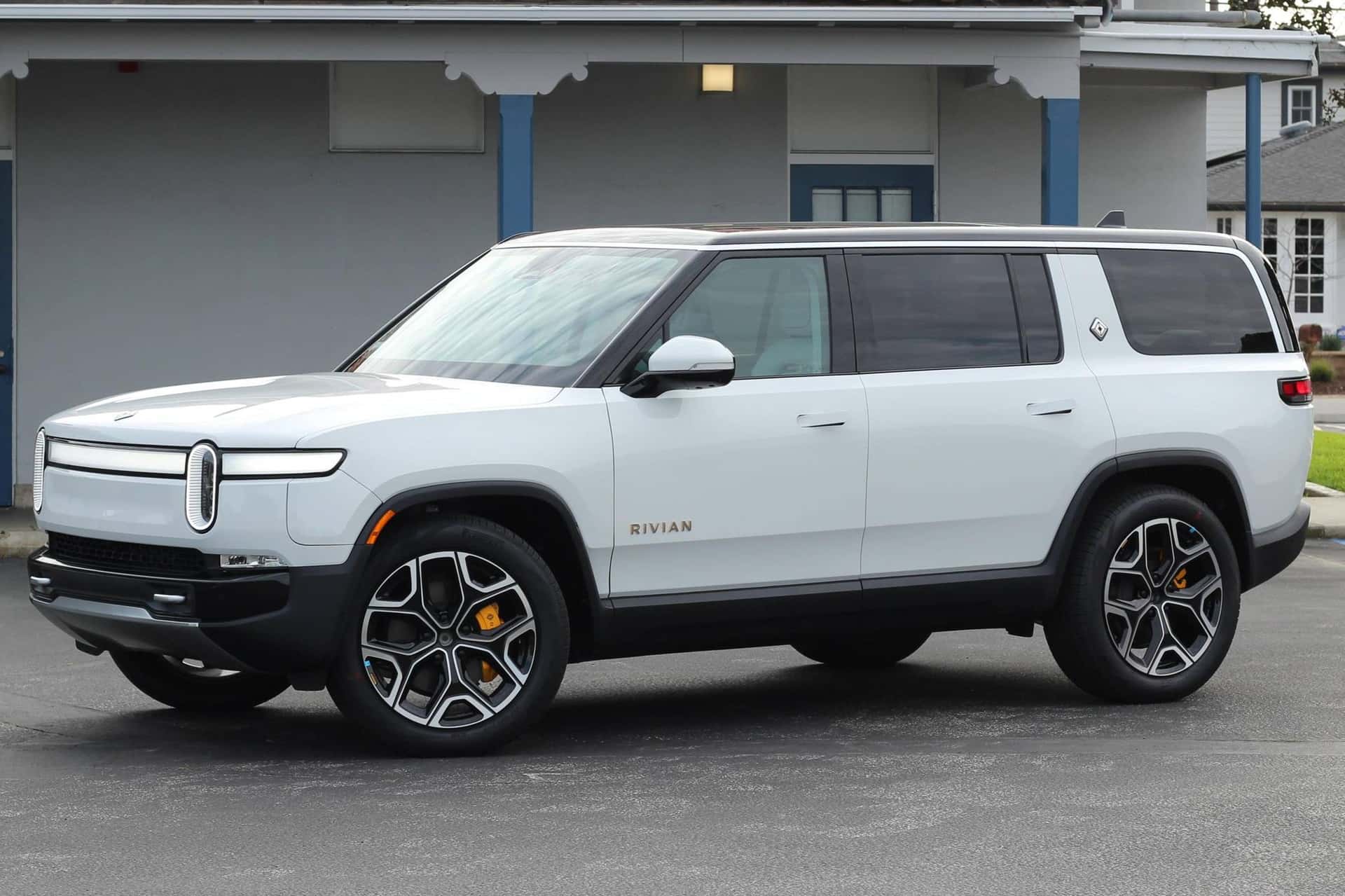2024 Rivian R1S sold for $79,500