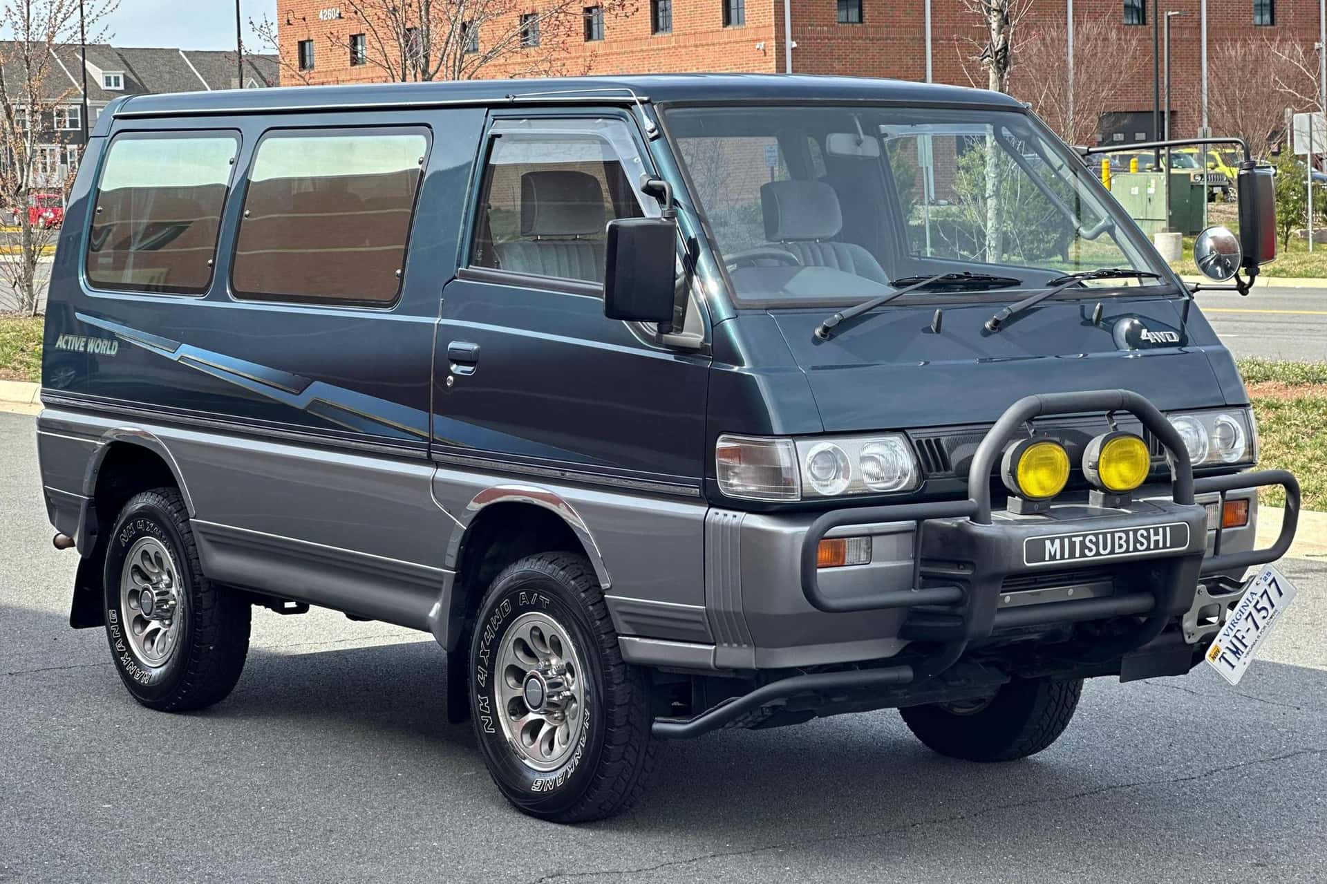 1991 Mitsubishi Delica sold for $10,511