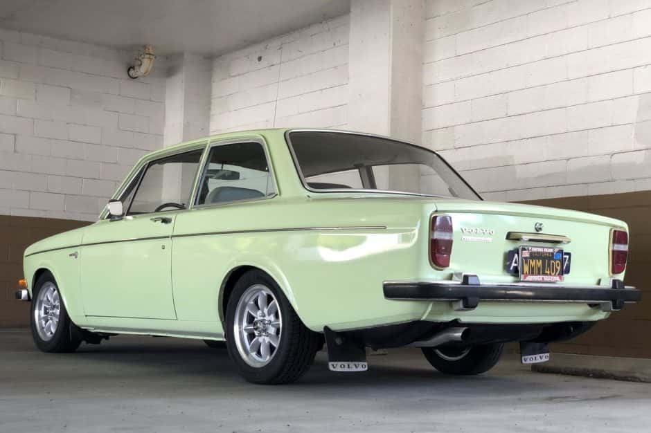 1969 Volvo 140 sold for $15,400