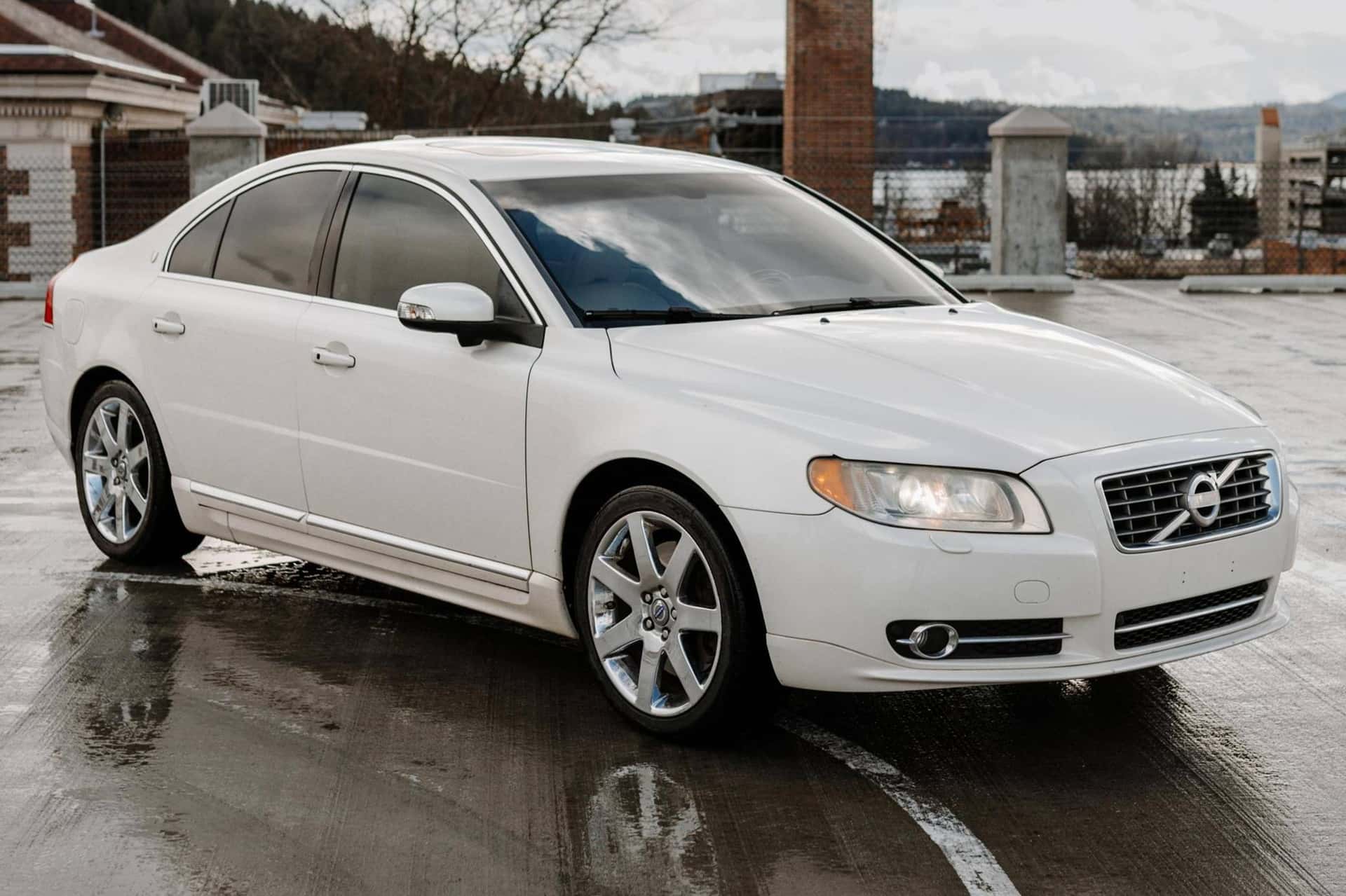 2010 Volvo S80 sold for $7,551