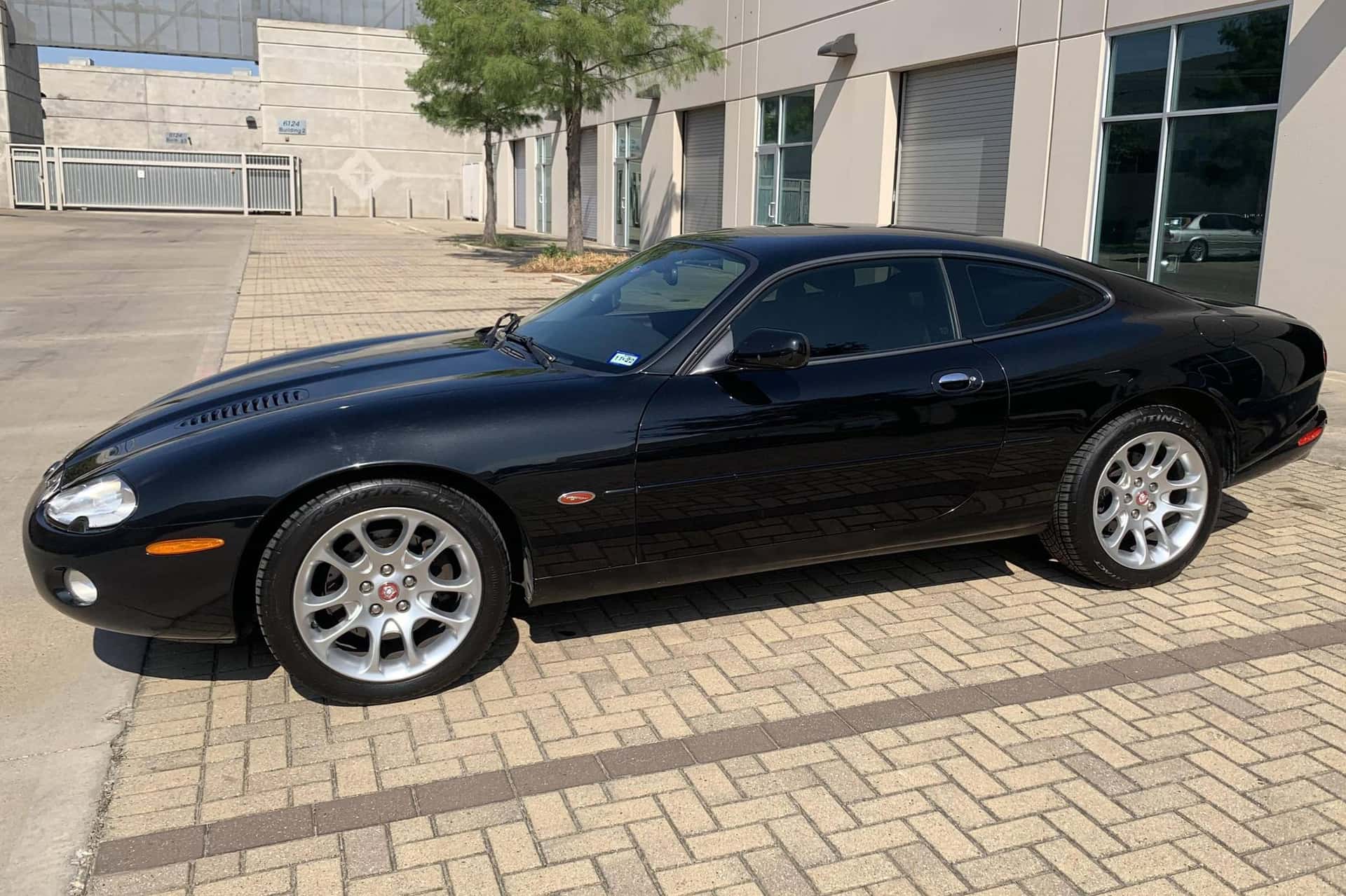 2001 Jaguar XKR sold for $9,300