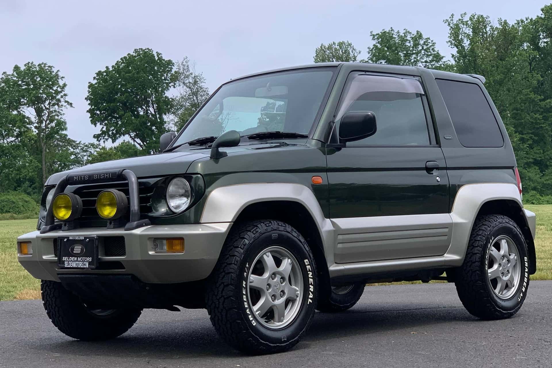 1987 Mitsubishi Pajero Jr sold for $12,300